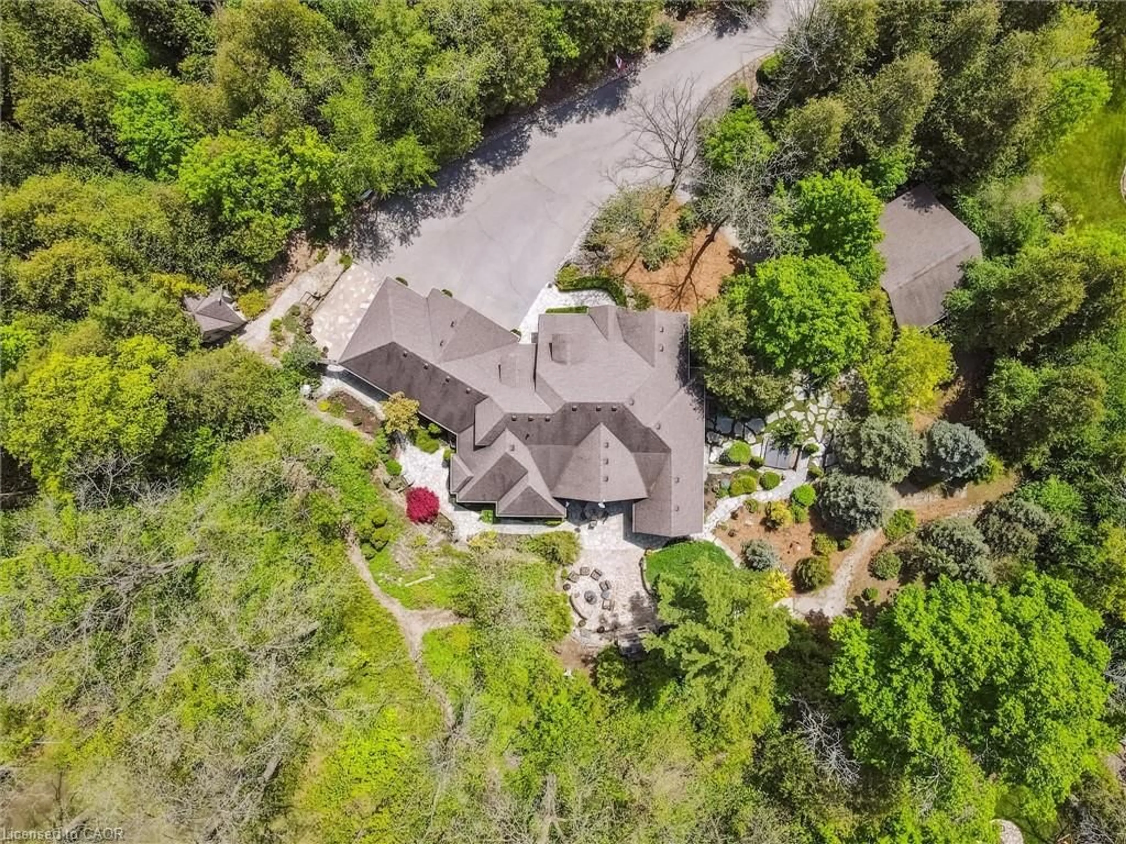 A pic from outside/outdoor area/front of a property/back of a property/a pic from drone, unknown for 198 Pasmore St, Rockwood Ontario N0B 2K0