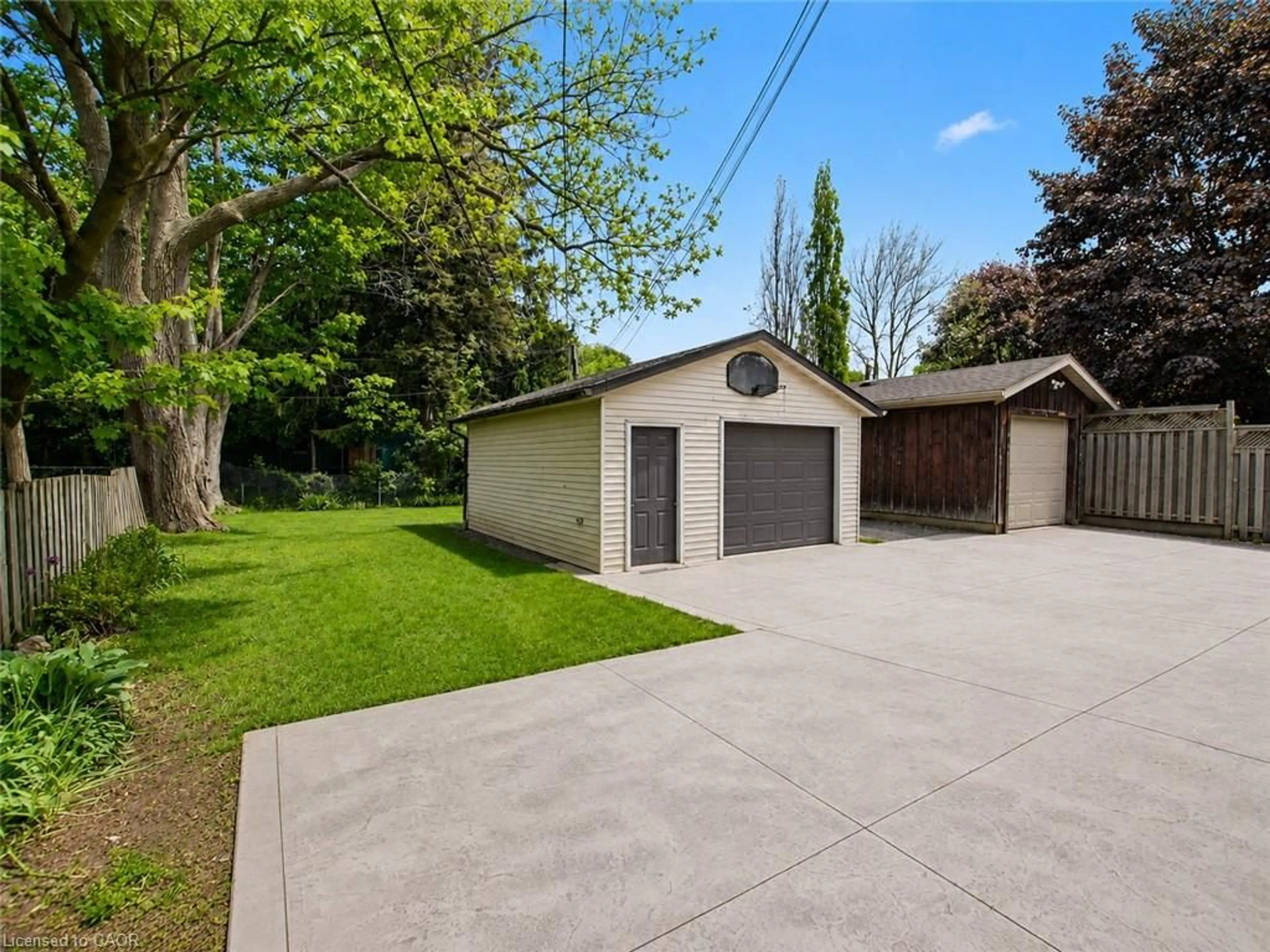 Unknown for 39 Henry St, Cambridge Ontario N1R 3W3
