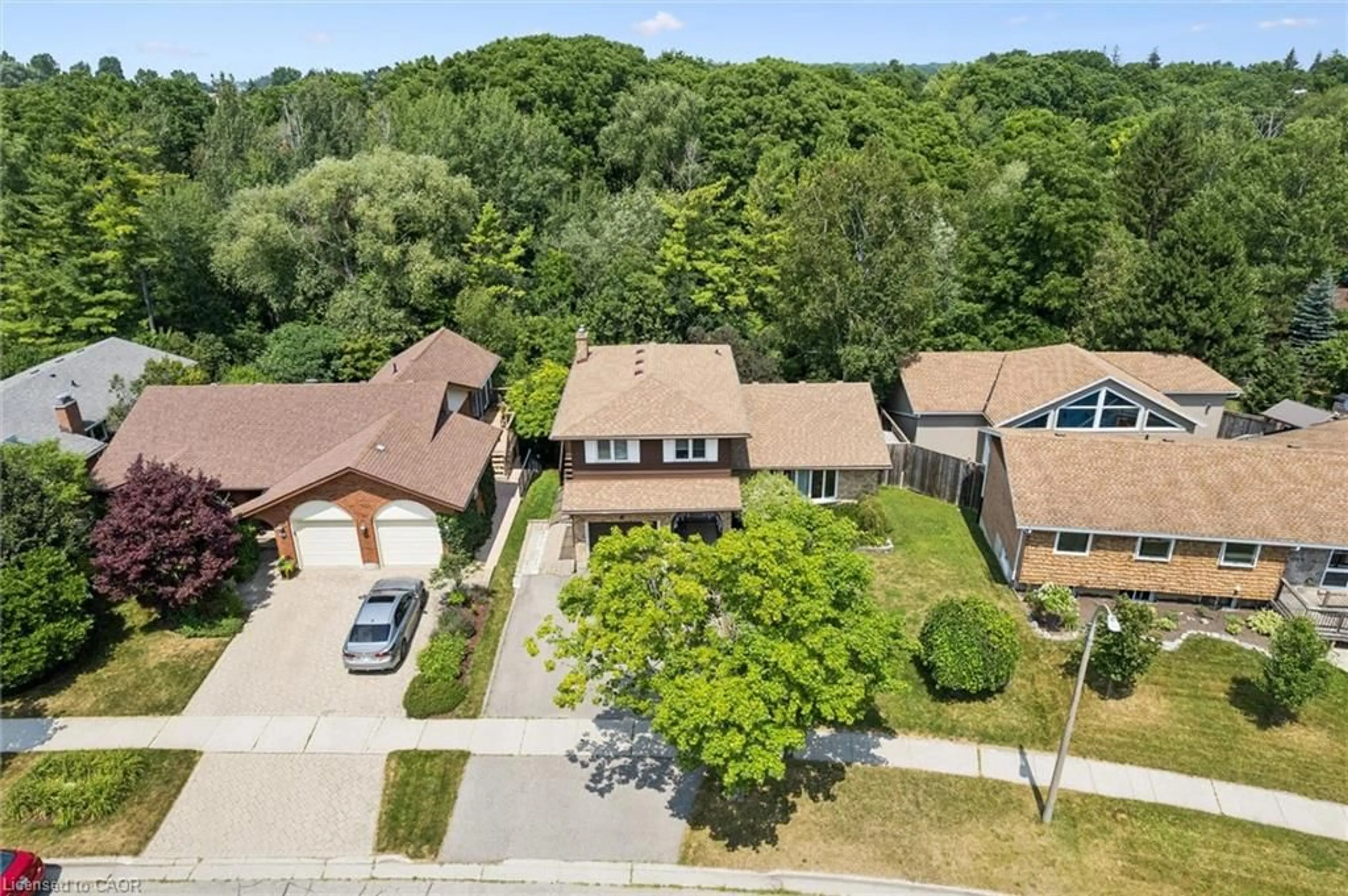 A pic from outside/outdoor area/front of a property/back of a property/a pic from drone, street for 8 Perin Pl, Kitchener Ontario N2P 1L5
