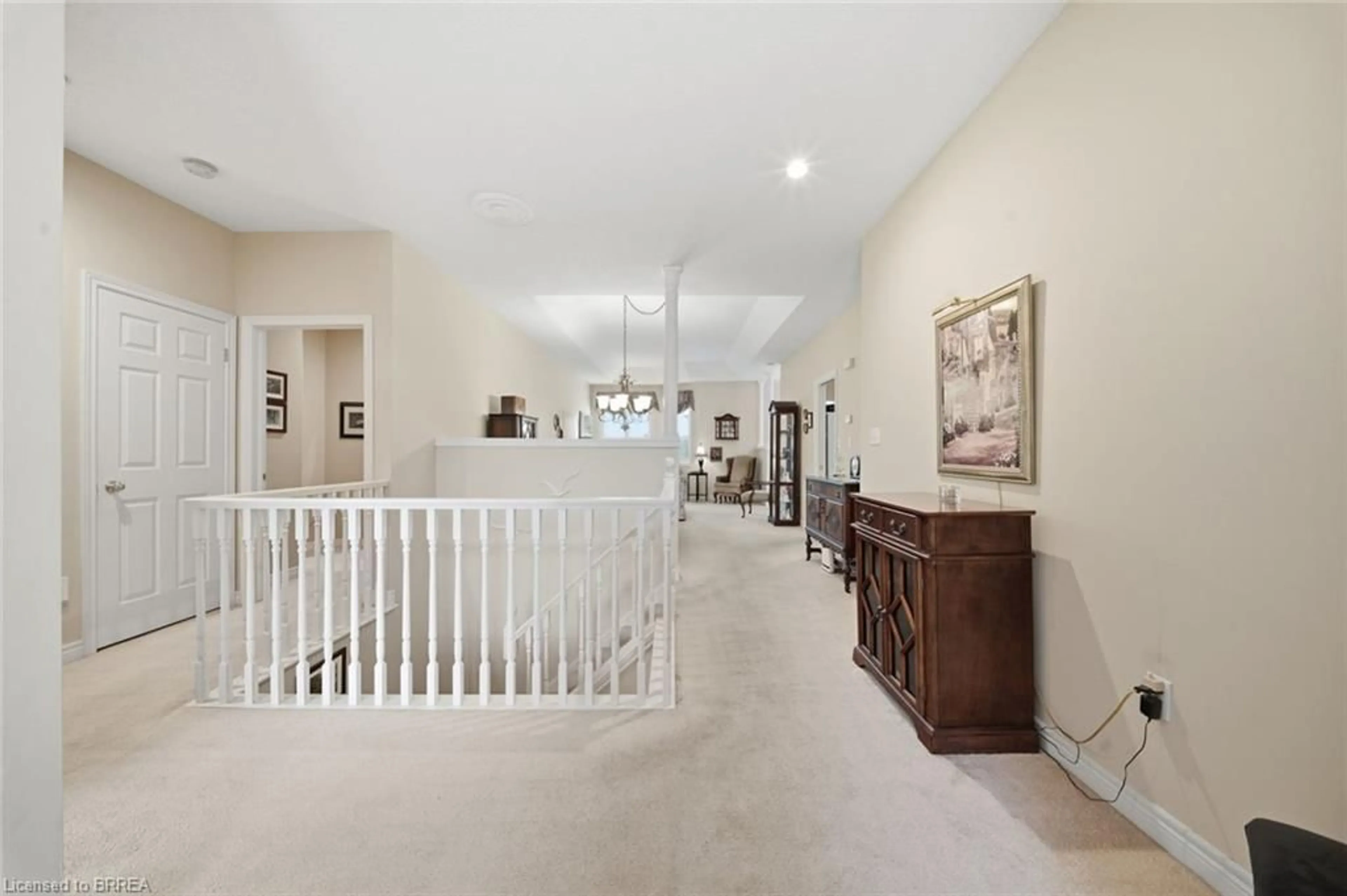 Indoor foyer for 22 Riveroaks Dr, Mount Hope Ontario L0R 1W0