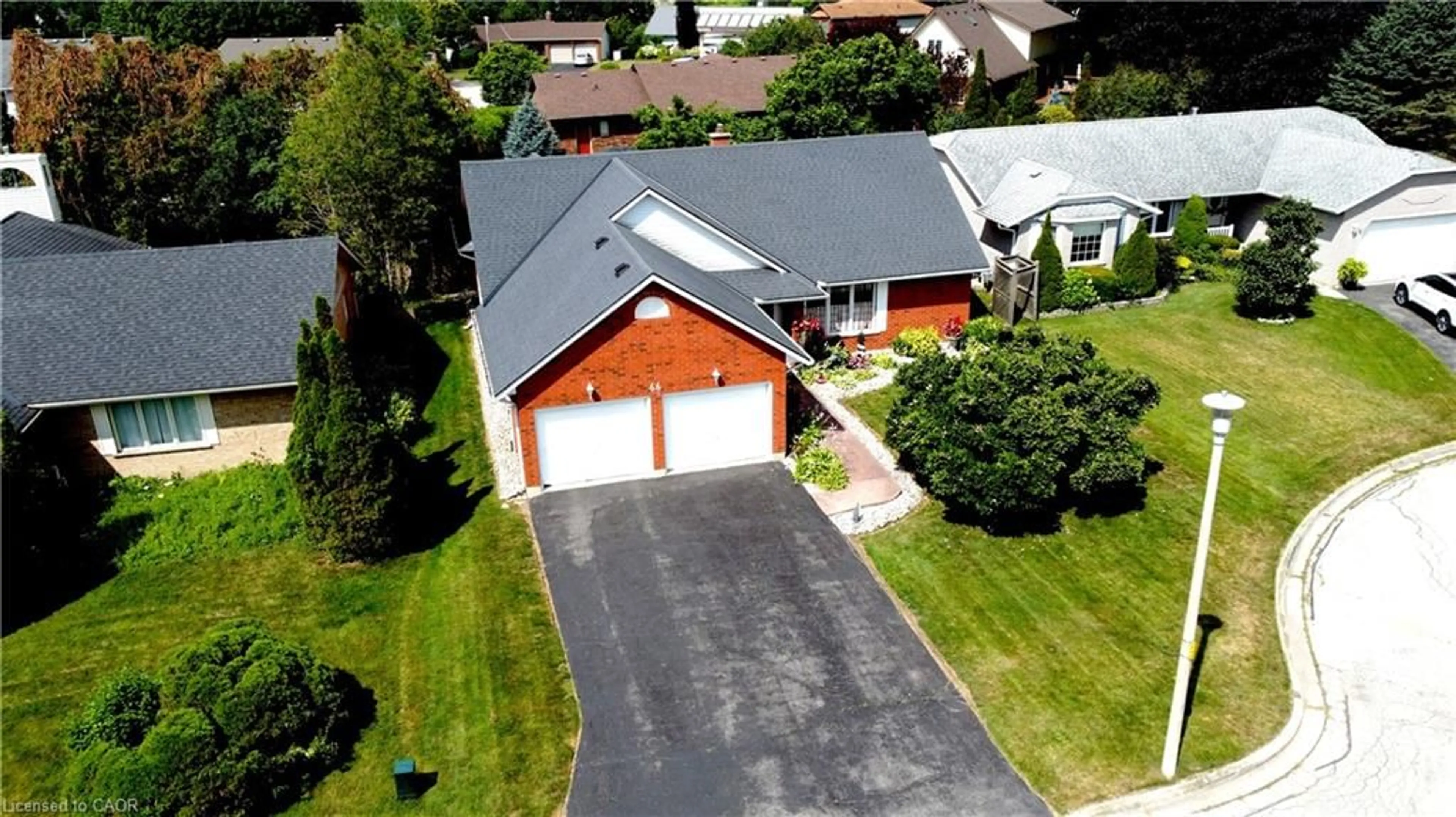 A pic from outside/outdoor area/front of a property/back of a property/a pic from drone, street for 66 John St, Port Dover Ontario N0A 1N7