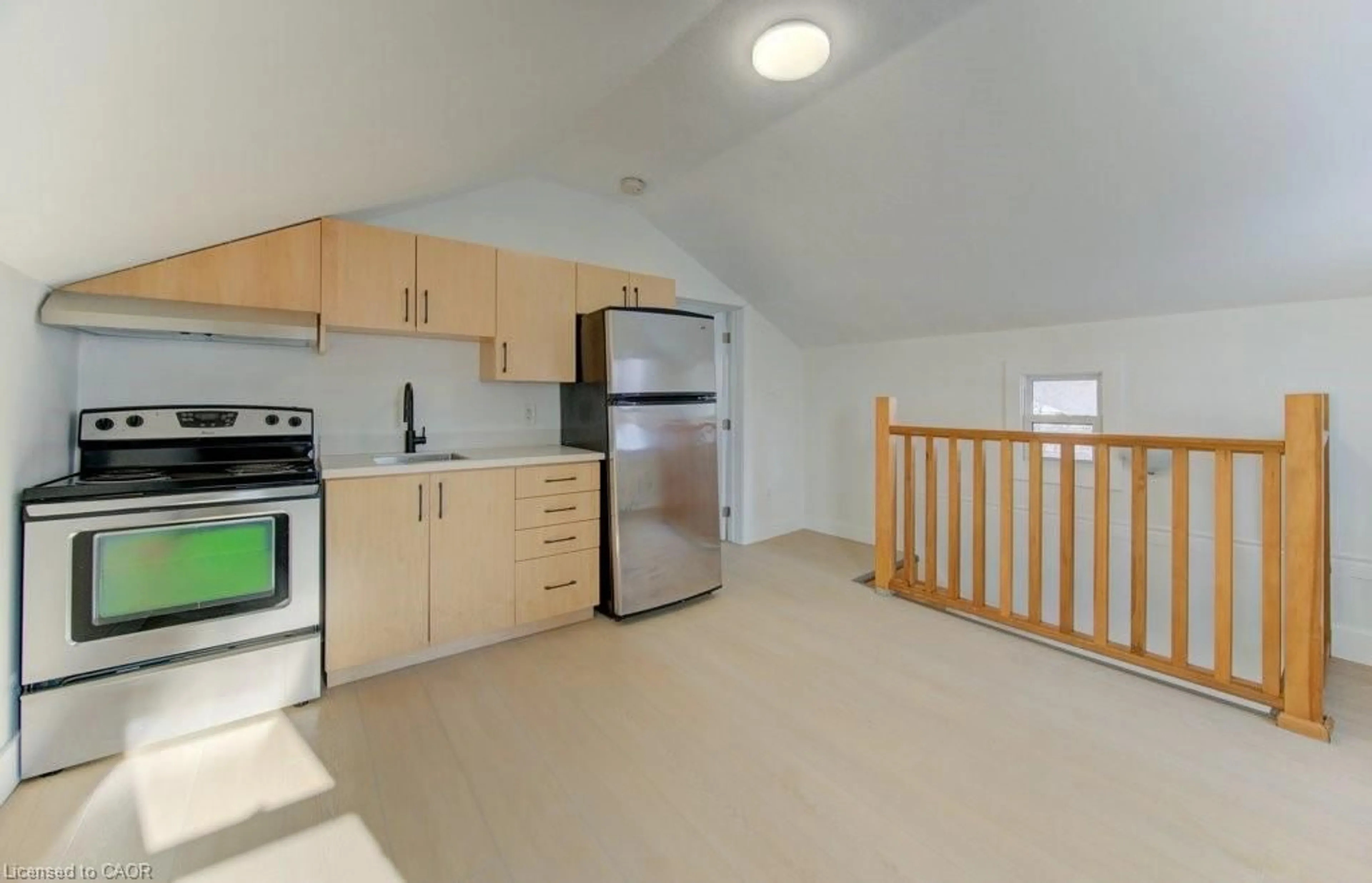 Standard kitchen, unknown for 190 Lancaster St, Kitchener Ontario N2H 1N4