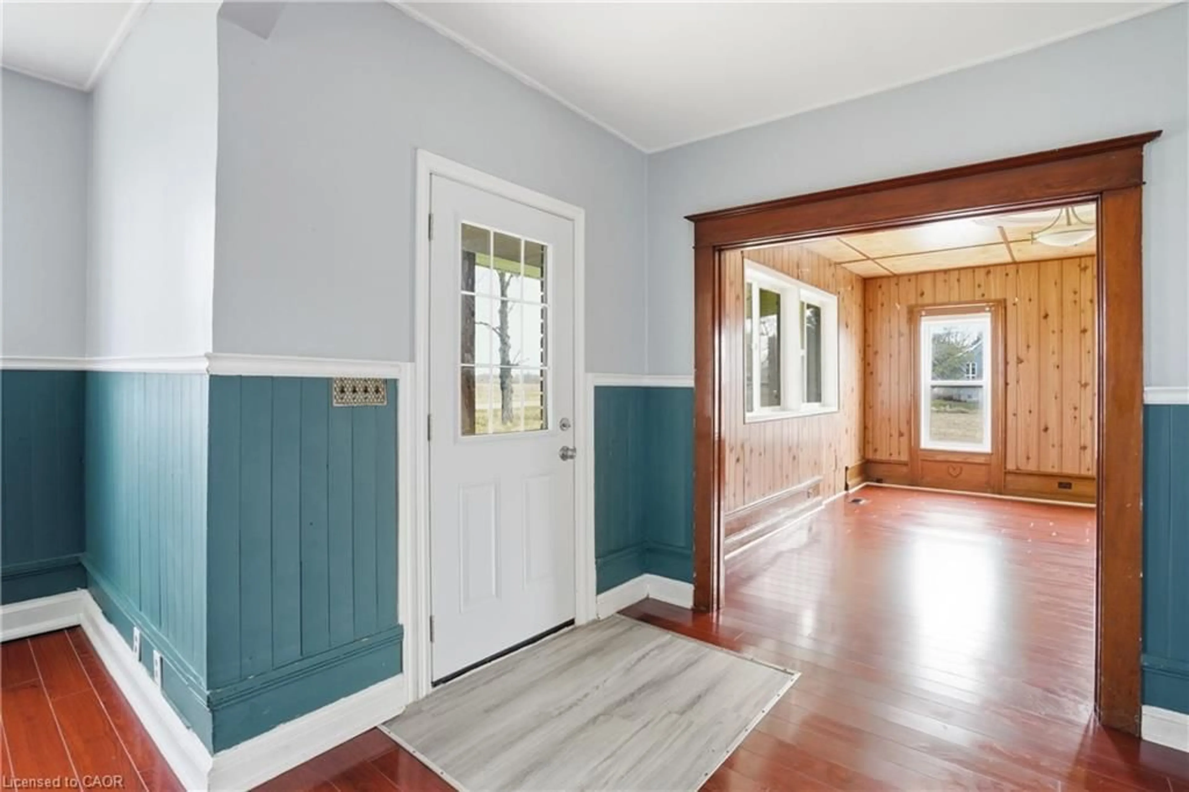 Indoor entryway for 53 Young Rd, Dunnville Ontario N1A 2W7