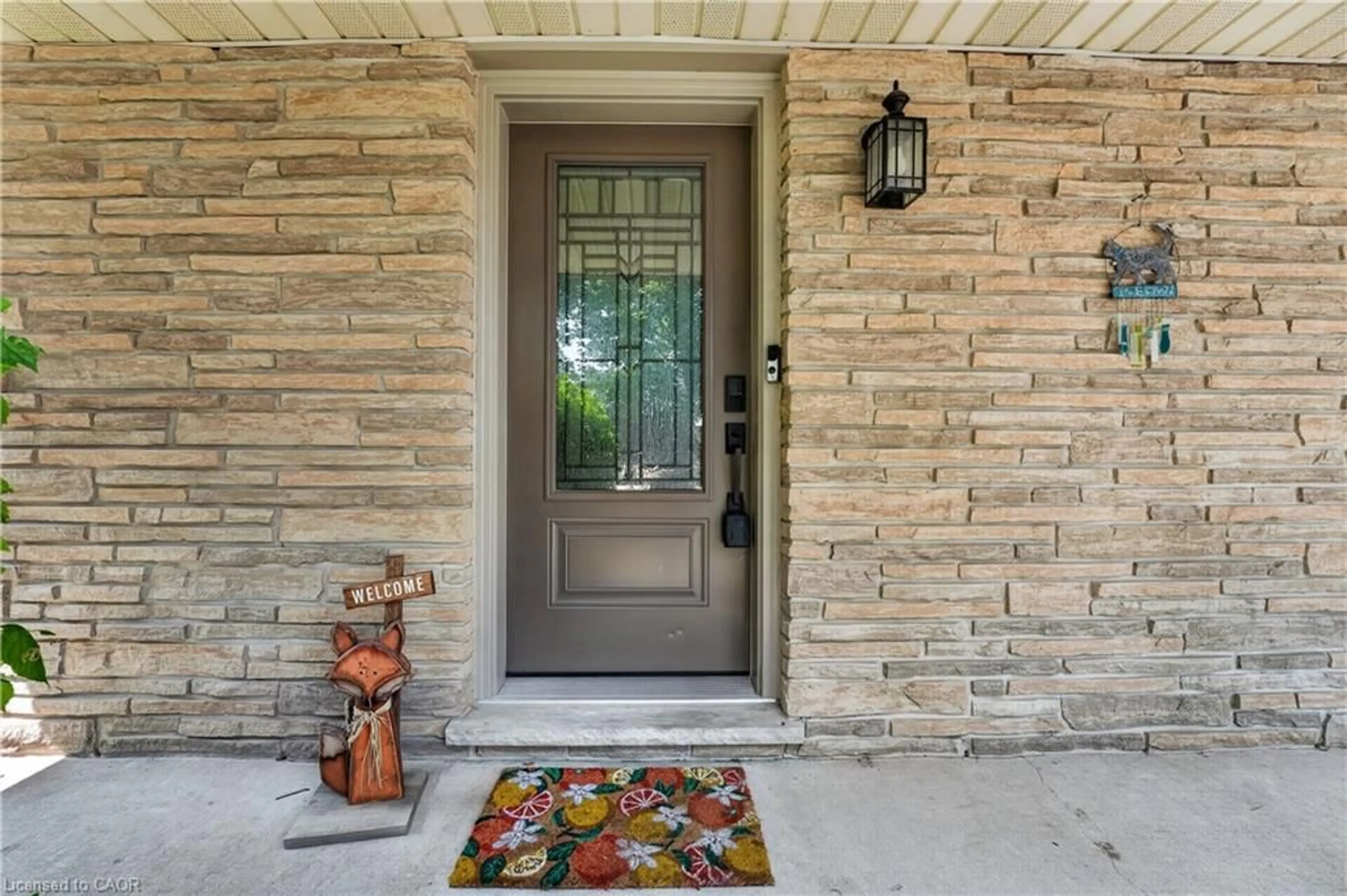 Indoor entryway for 304 Eliza St, Arthur Ontario N0G 1A0