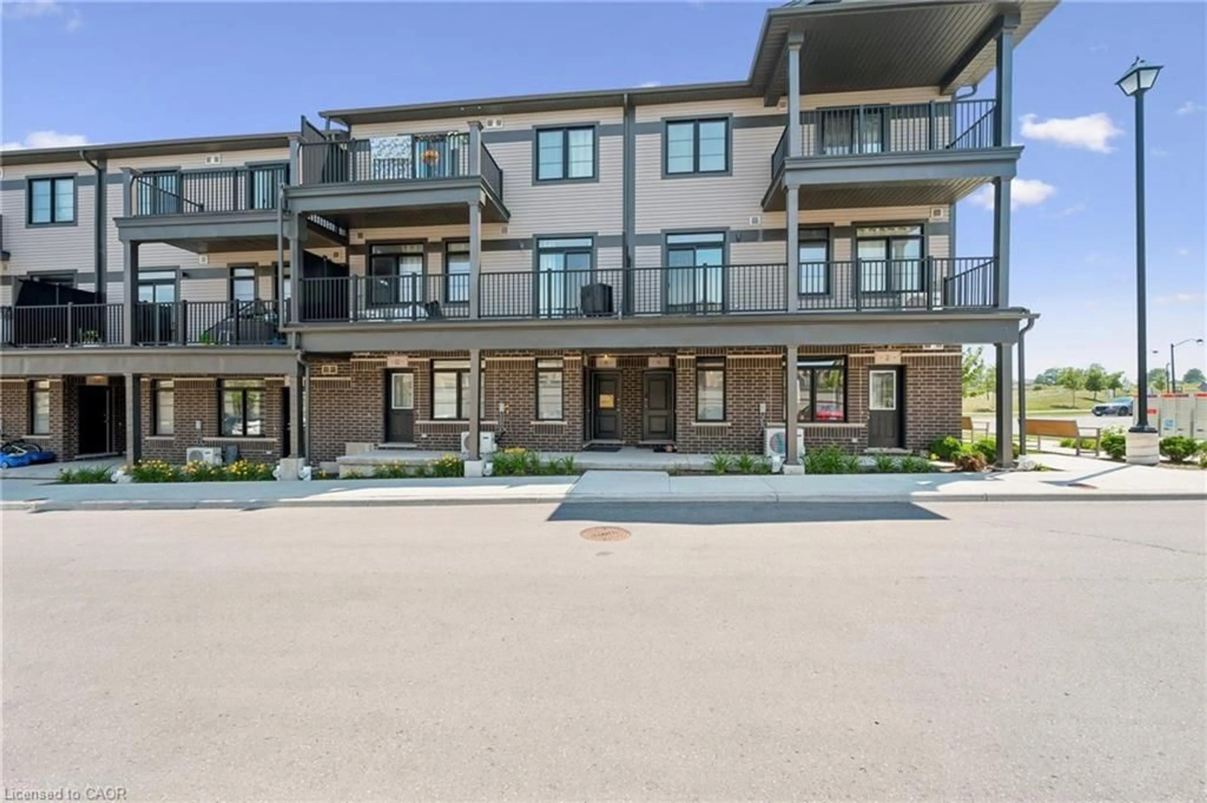 Patio, unknown for 8 Oat Lane, Kitchener Ontario N2R 0T1