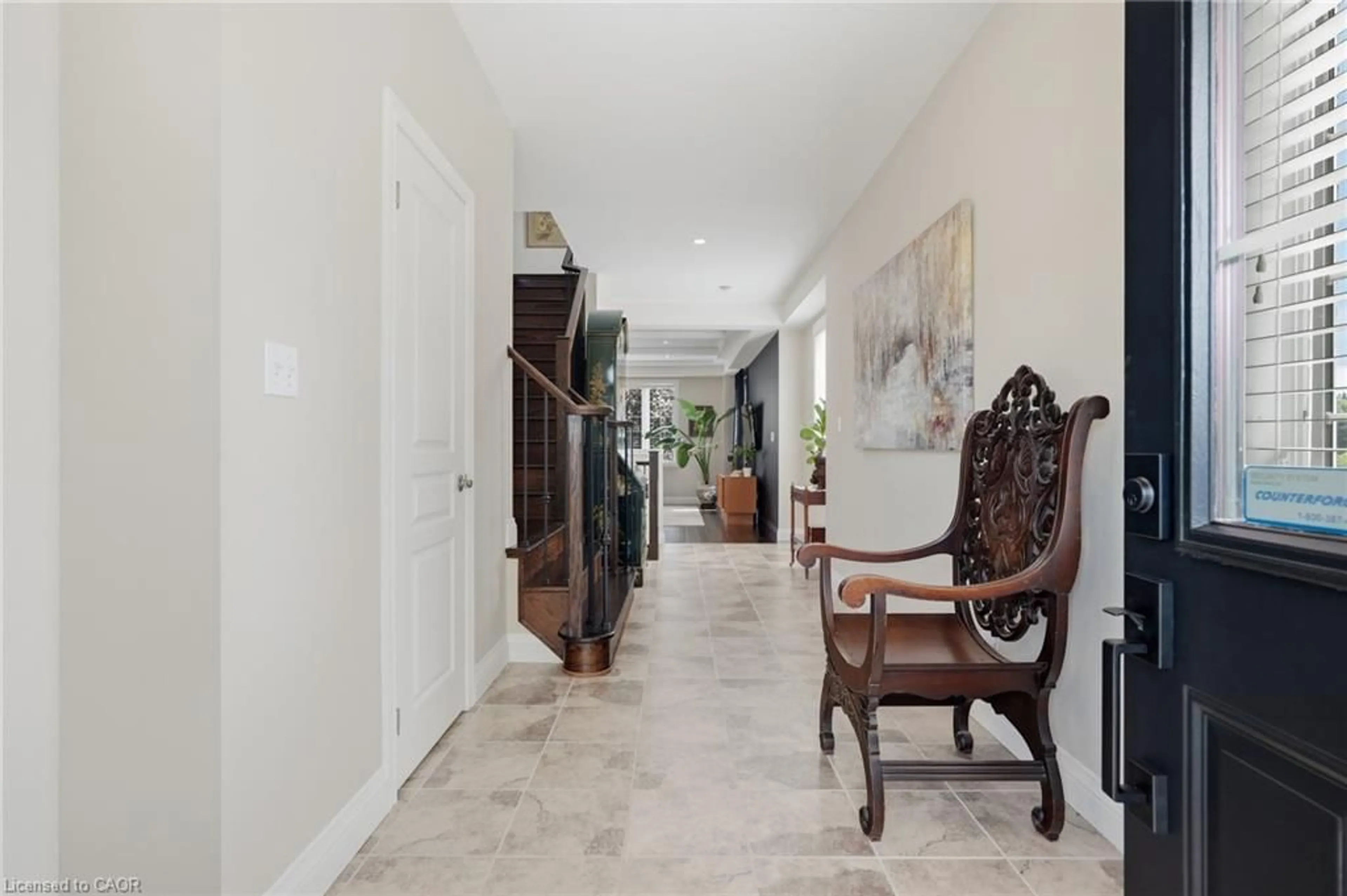 Indoor foyer for 4 Bousfield Crt, Waterdown Ontario L8B 0T3