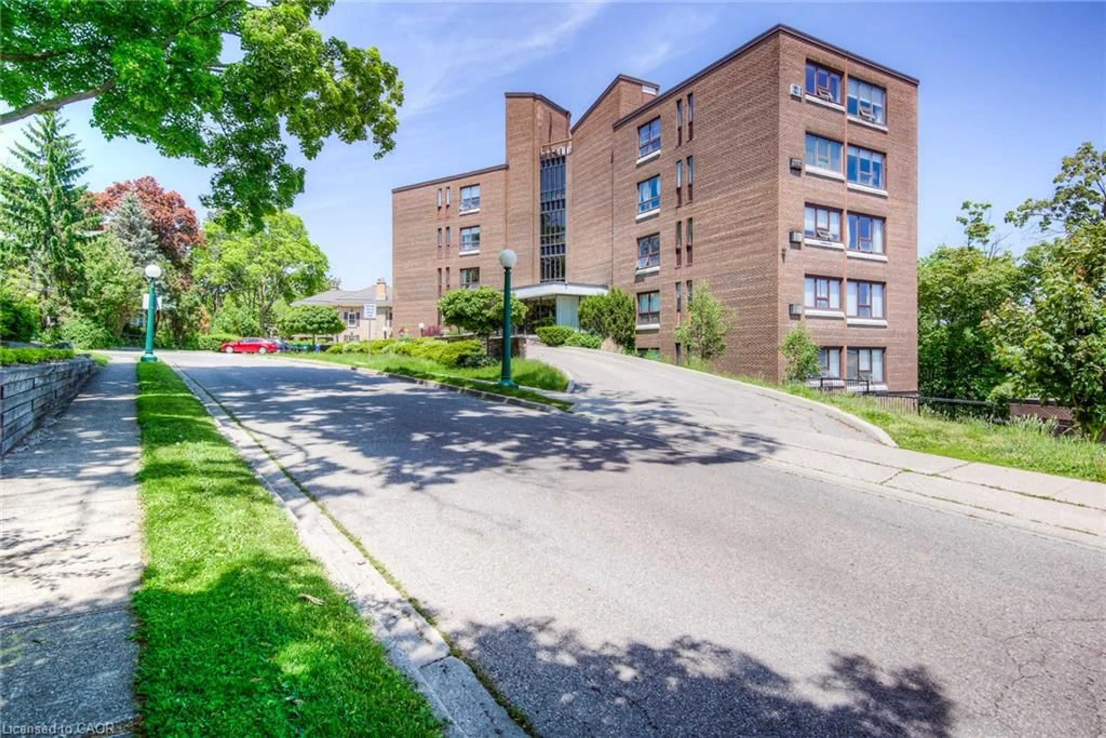 Patio, street for 26 Wentworth Ave #5S, Cambridge Ontario N1S 1G6
