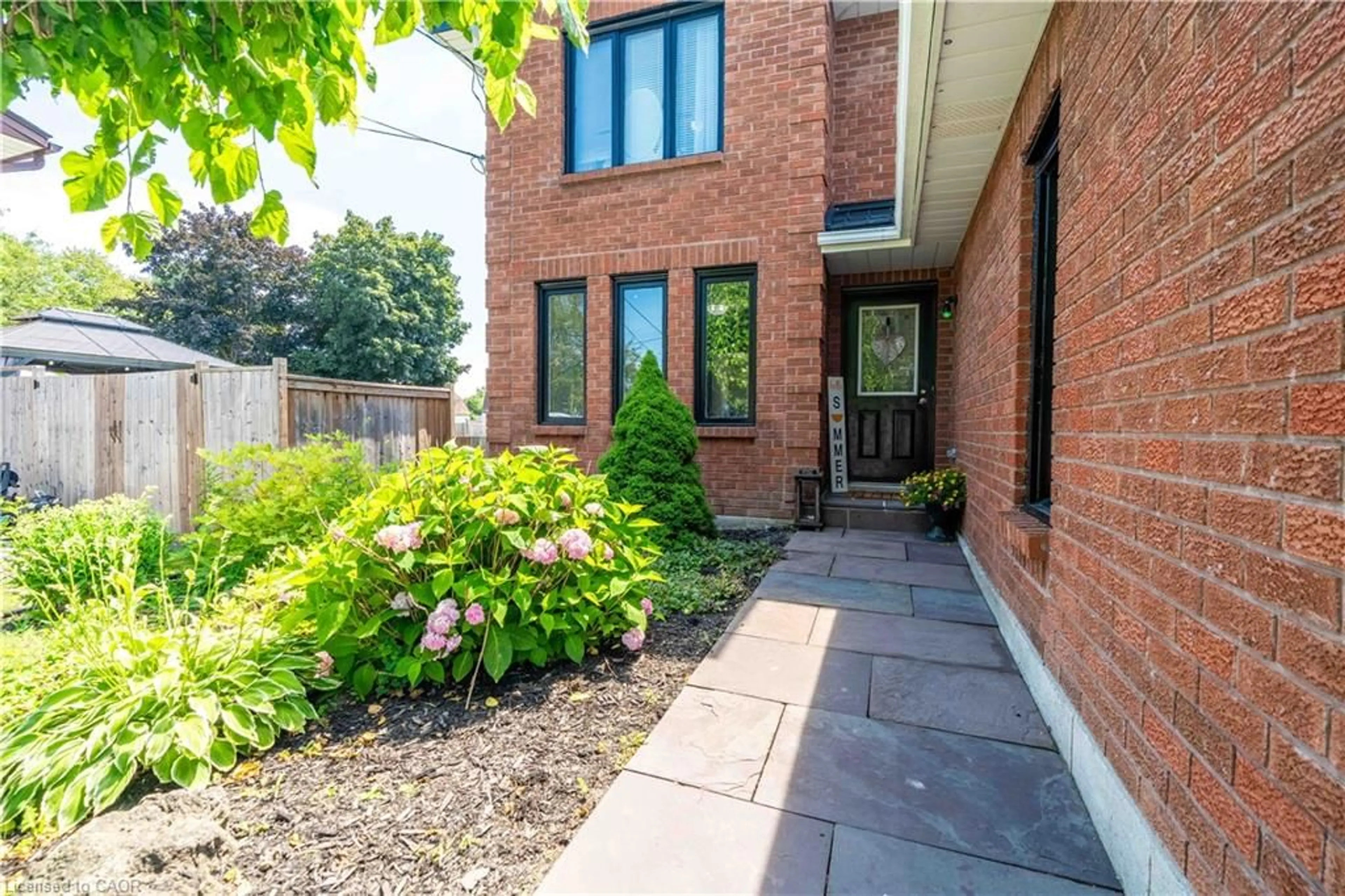 Home with brick exterior material, street for 54 Selkirk St, Caledonia Ontario N3W 1J4