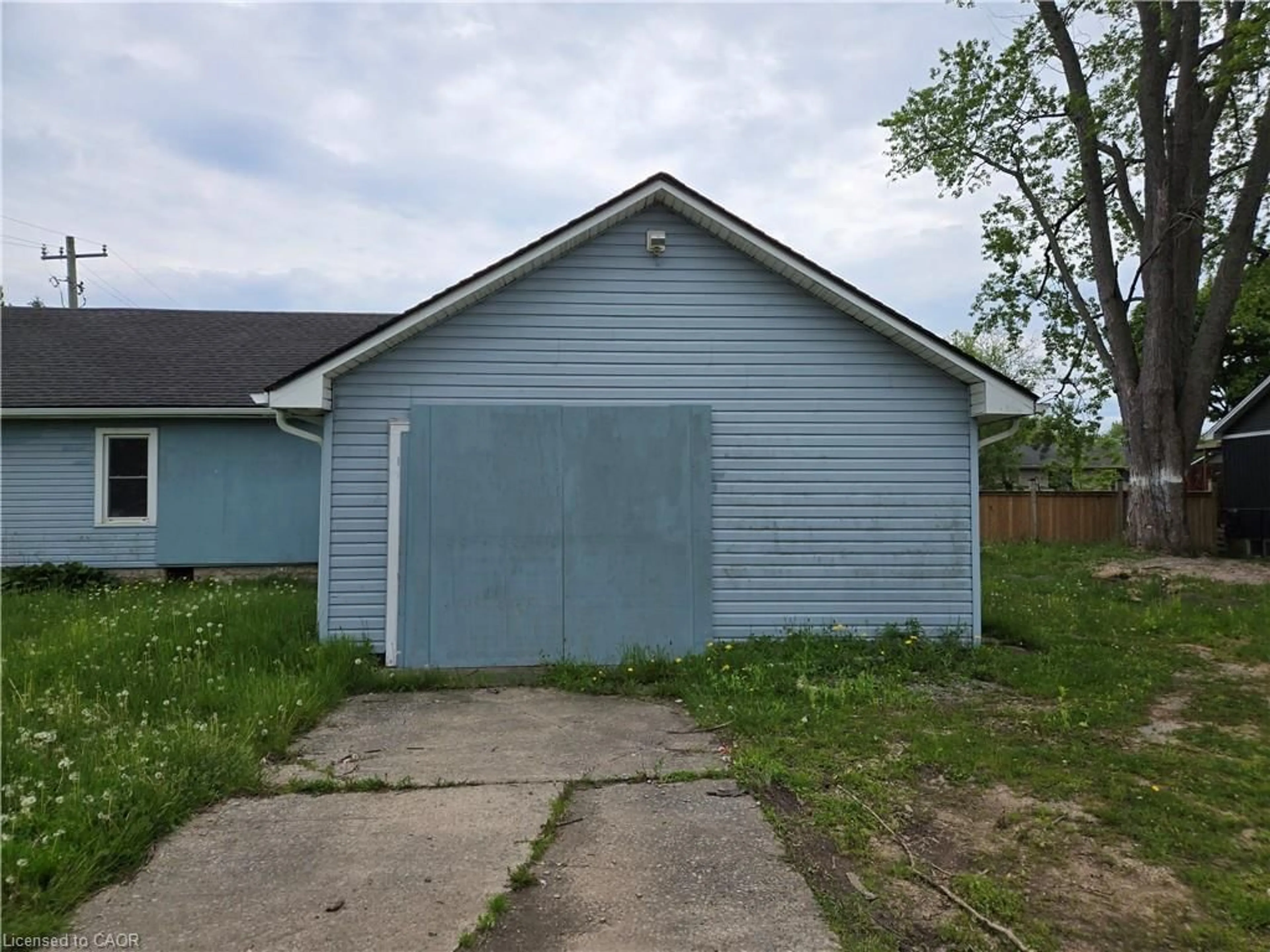 Shed for 303 Ridge Rd, Fort Erie Ontario L0S 1N0