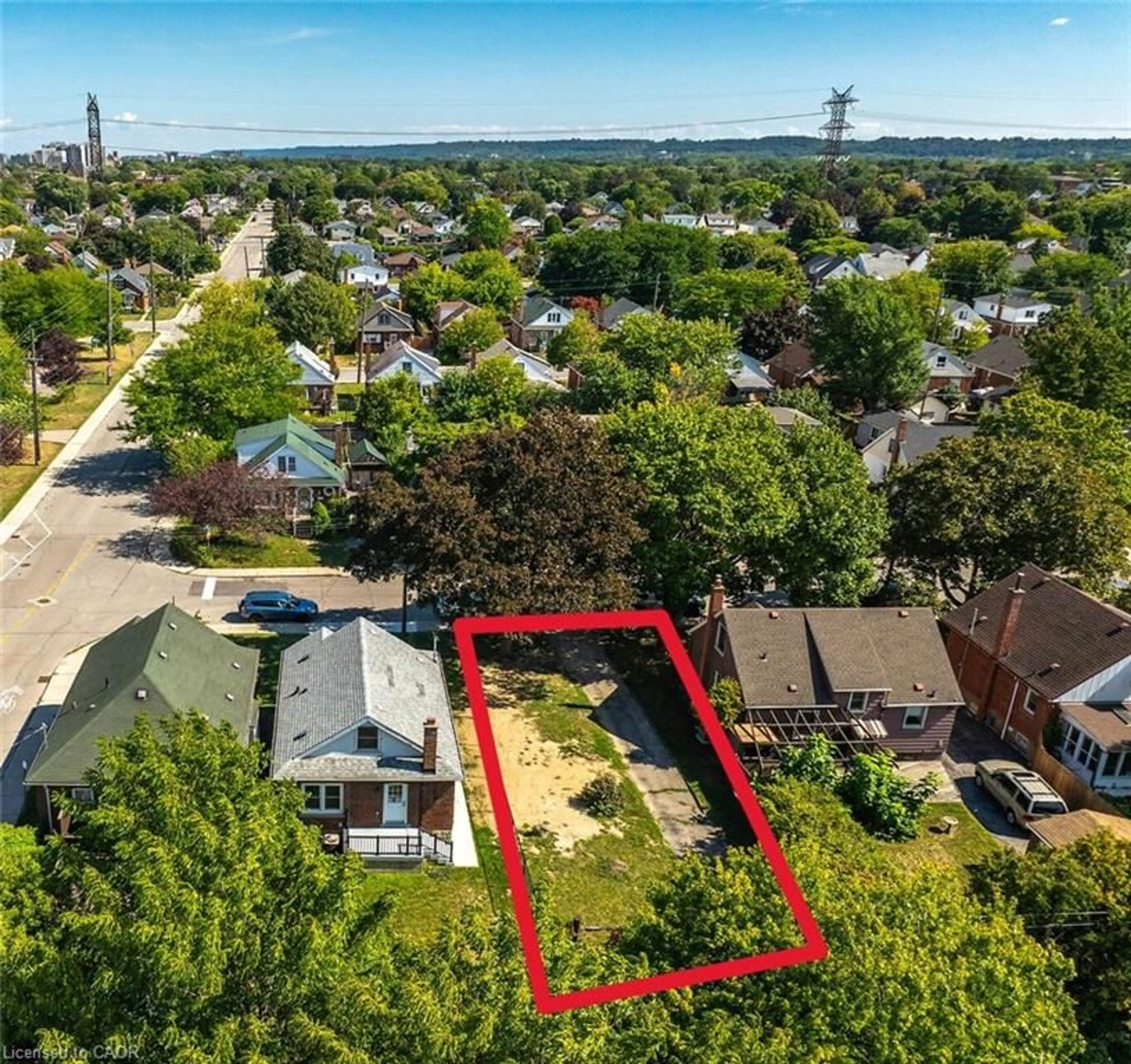 A pic from outside/outdoor area/front of a property/back of a property/a pic from drone, street for 128 Auburn Ave, Hamilton Ontario L8K 3B2