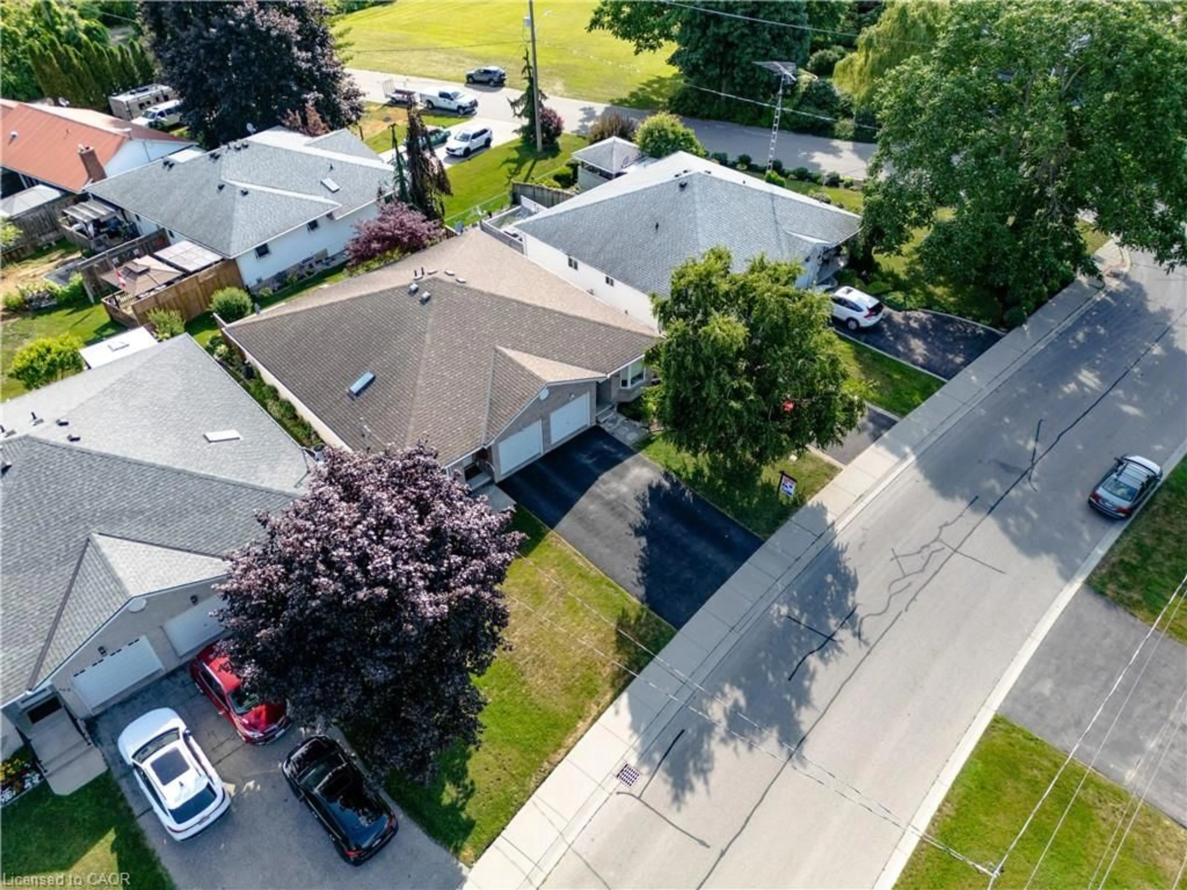 A pic from outside/outdoor area/front of a property/back of a property/a pic from drone, street for 536 St Andrew St, Port Dover Ontario N0A 1N0