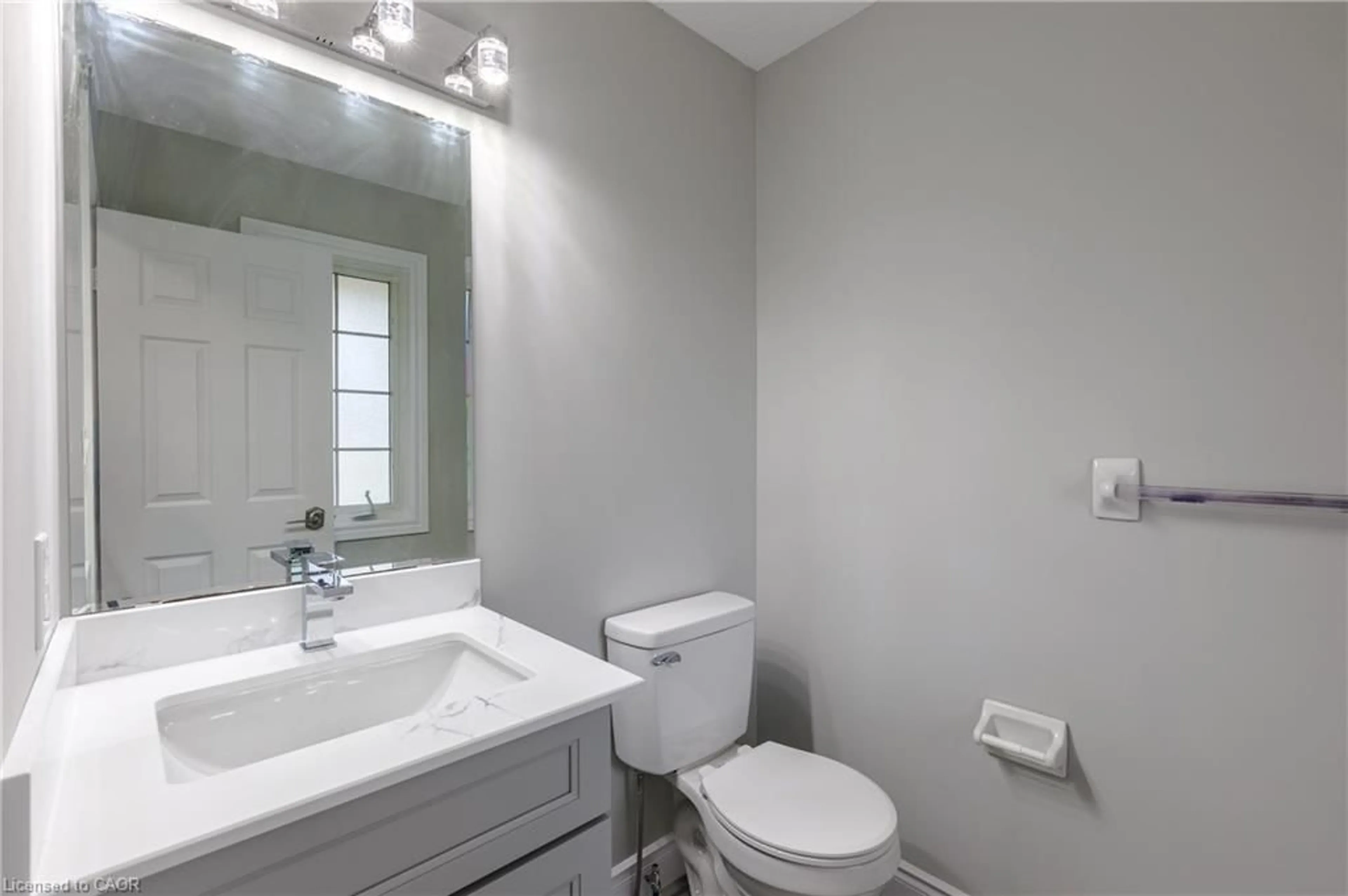 Standard bathroom, unknown for 59 Iron Gate St, Kitchener Ontario N2N 3R7