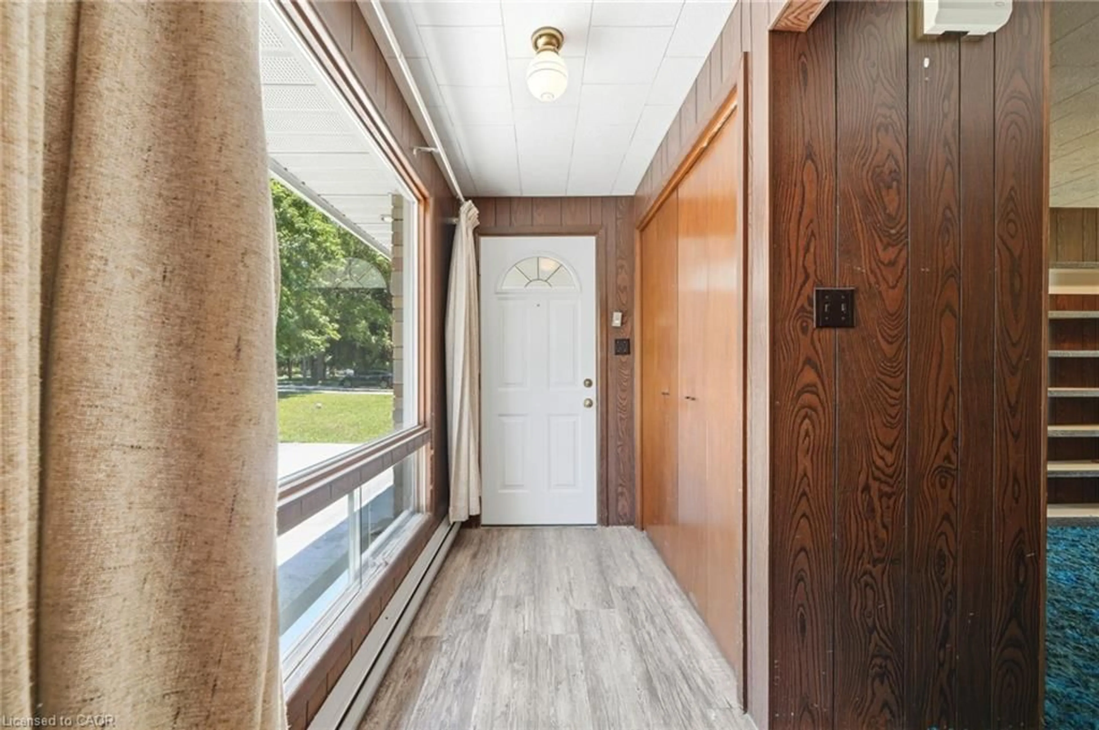 Indoor entryway for 158 Diagonal Rd, Wingham Ontario N0G 2W0