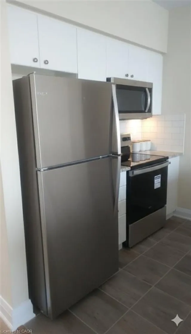 16 Concord Pl #516, Grimsby 5