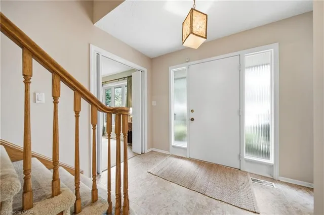 32 Waverley Dr, Guelph 5
