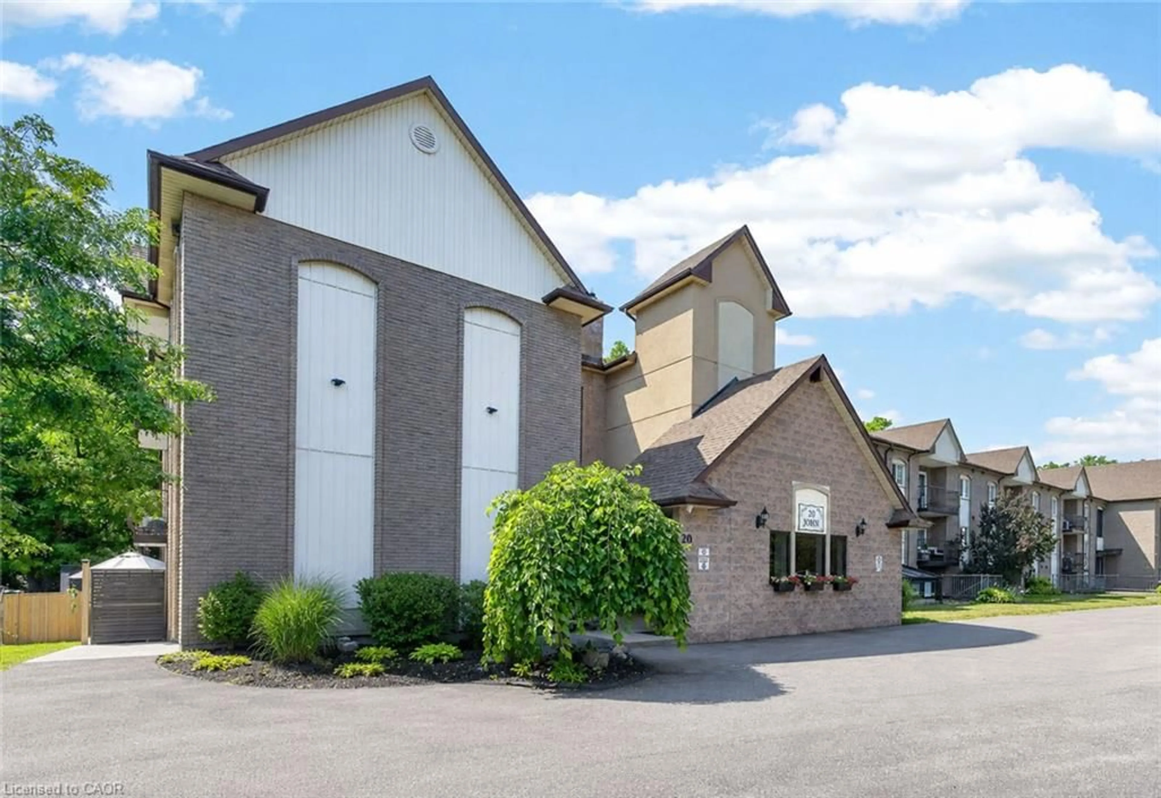 Patio, unknown for 20 John St #205, Grimsby Ontario L3M 1X5