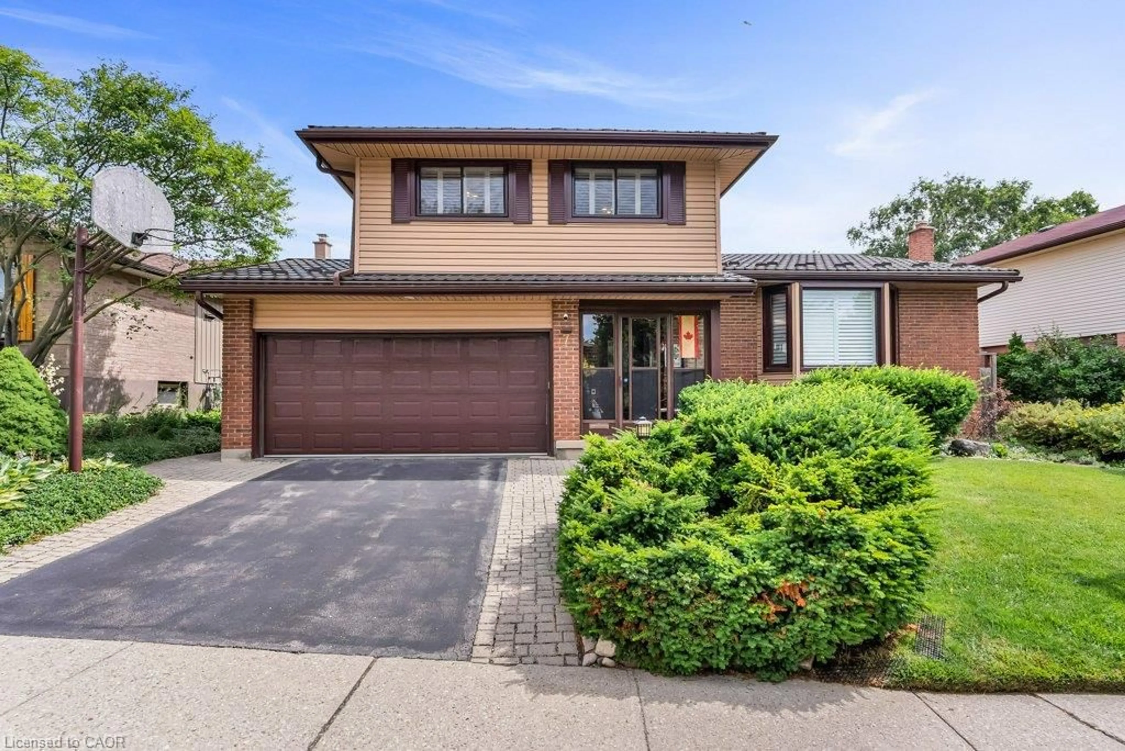 Home with brick exterior material, street for 7 Wimbledon Rd, Guelph Ontario N1H 7N4