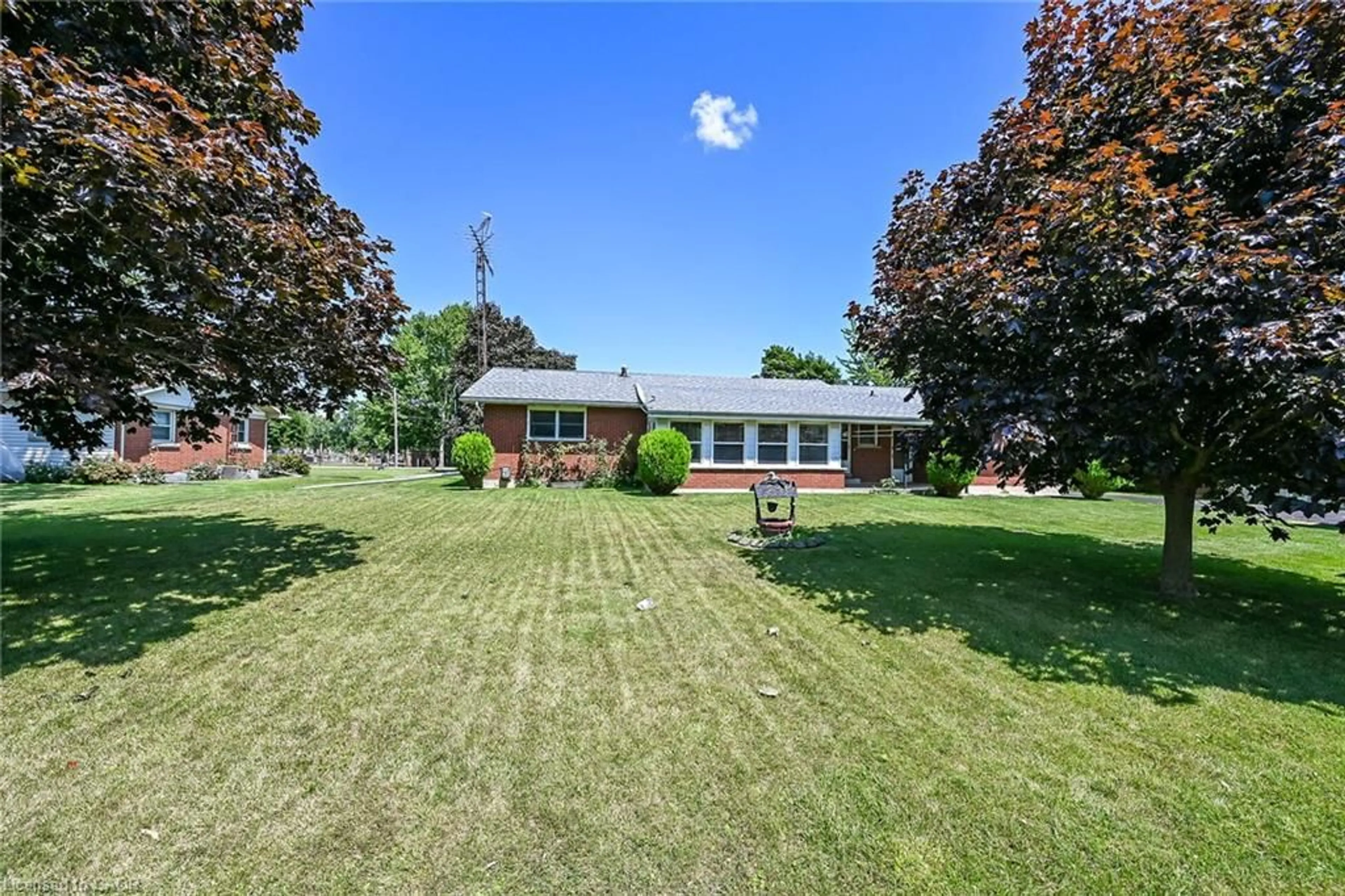 A pic from outside/outdoor area/front of a property/back of a property/a pic from drone, unknown for 1 Keen St, Jarvis Ontario N0A 1J0