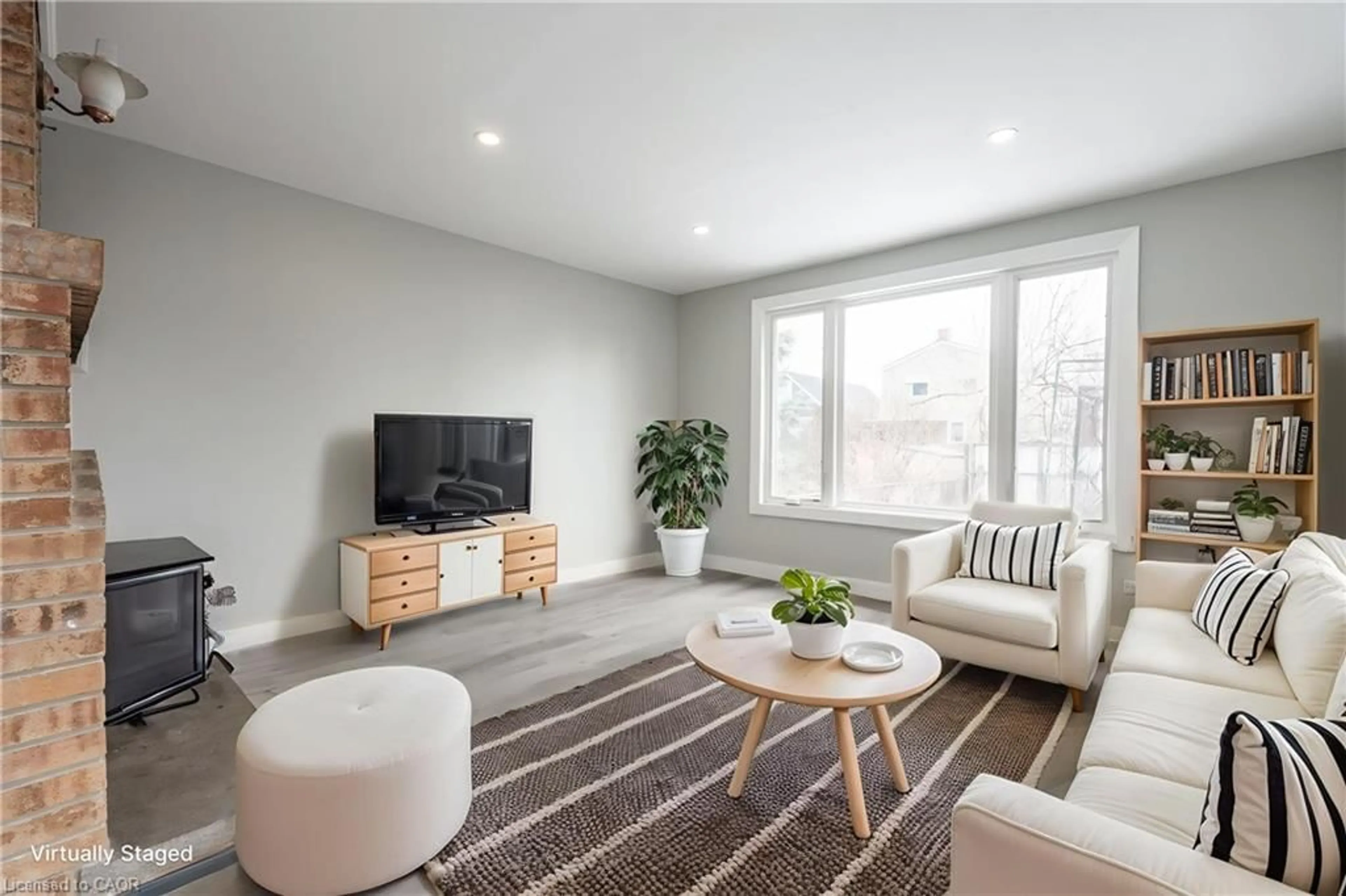 Living room with furniture, unknown for 156 Adeline Ave, Hamilton Ontario L8H 5T8