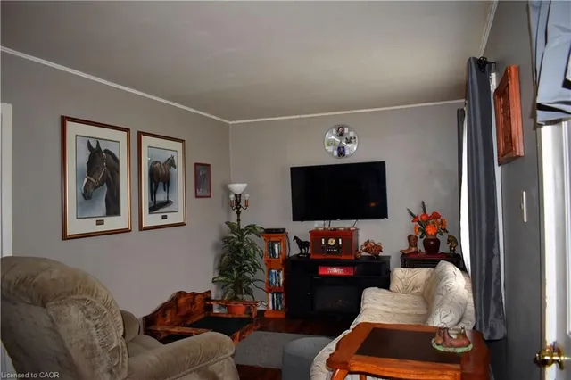 36 Woodhouse Ave, Port Dover 4