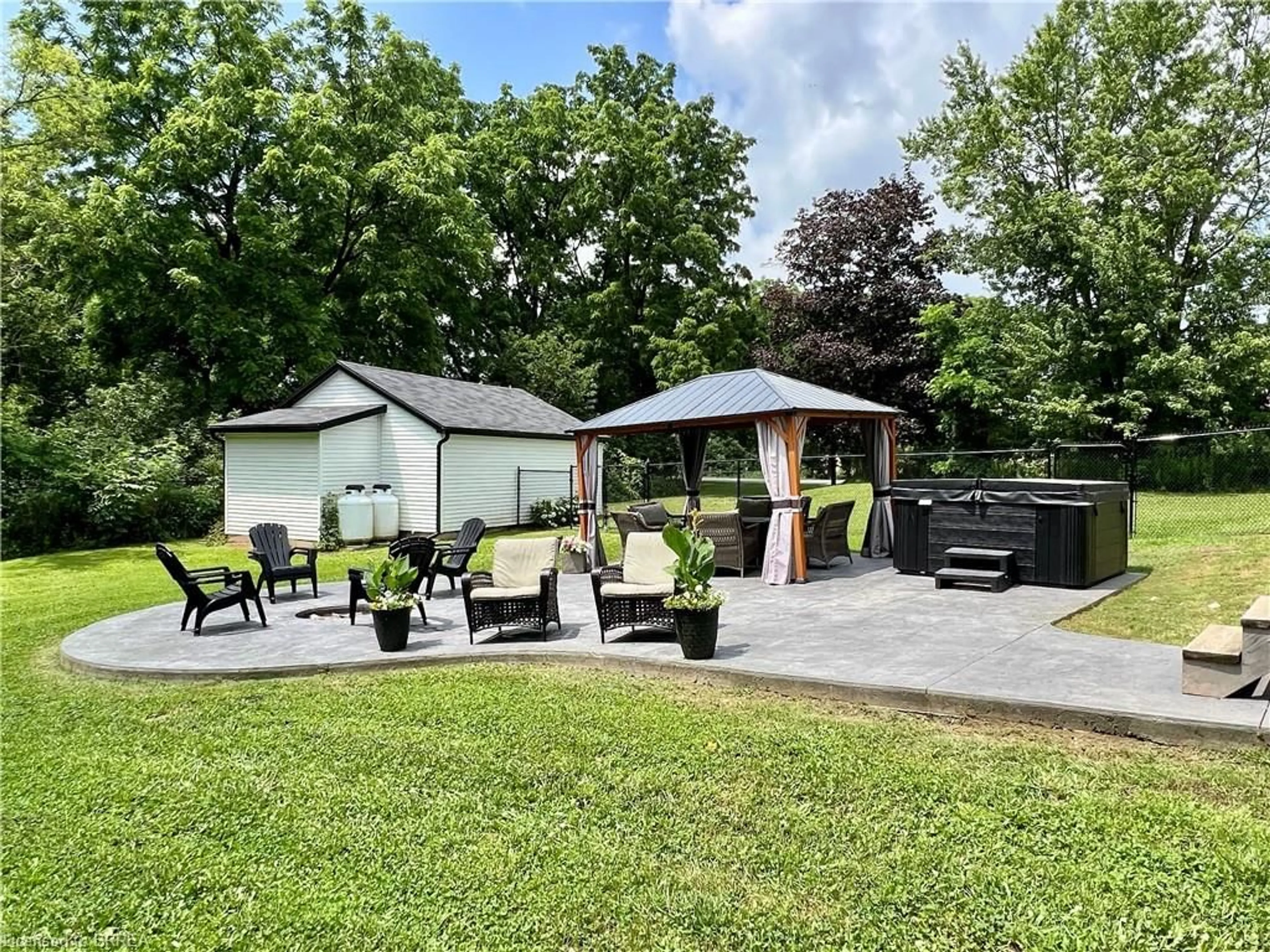 Patio, unknown for 46 Angling Rd, Waterford Ontario N0E 1Y0