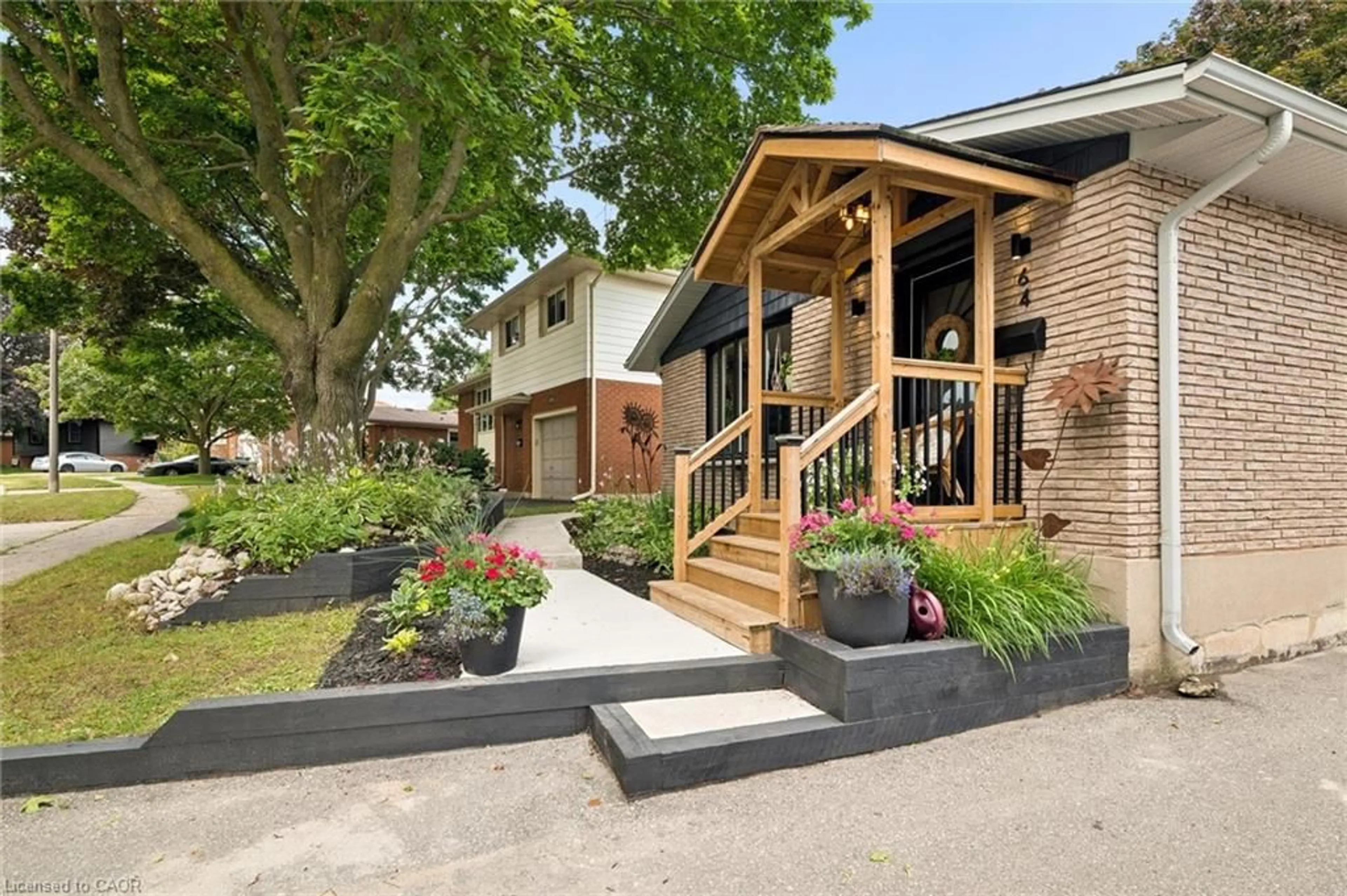 Unknown for 64 Westbury Cres, Cambridge Ontario N3C 3G2
