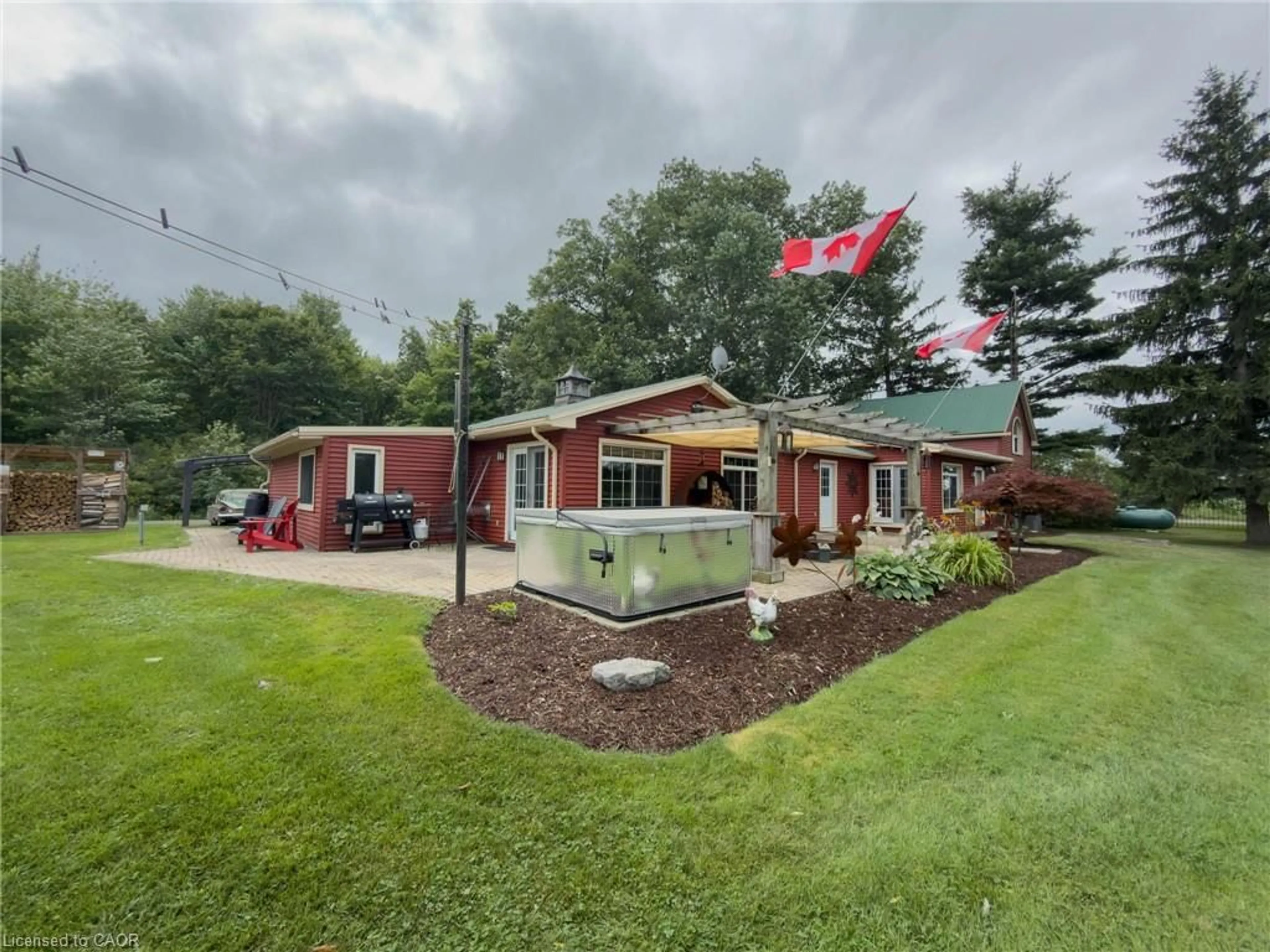 A pic from outside/outdoor area/front of a property/back of a property/a pic from drone, building for 64610 Concession 6 Rd, Wainfleet Ontario N1A 2W2