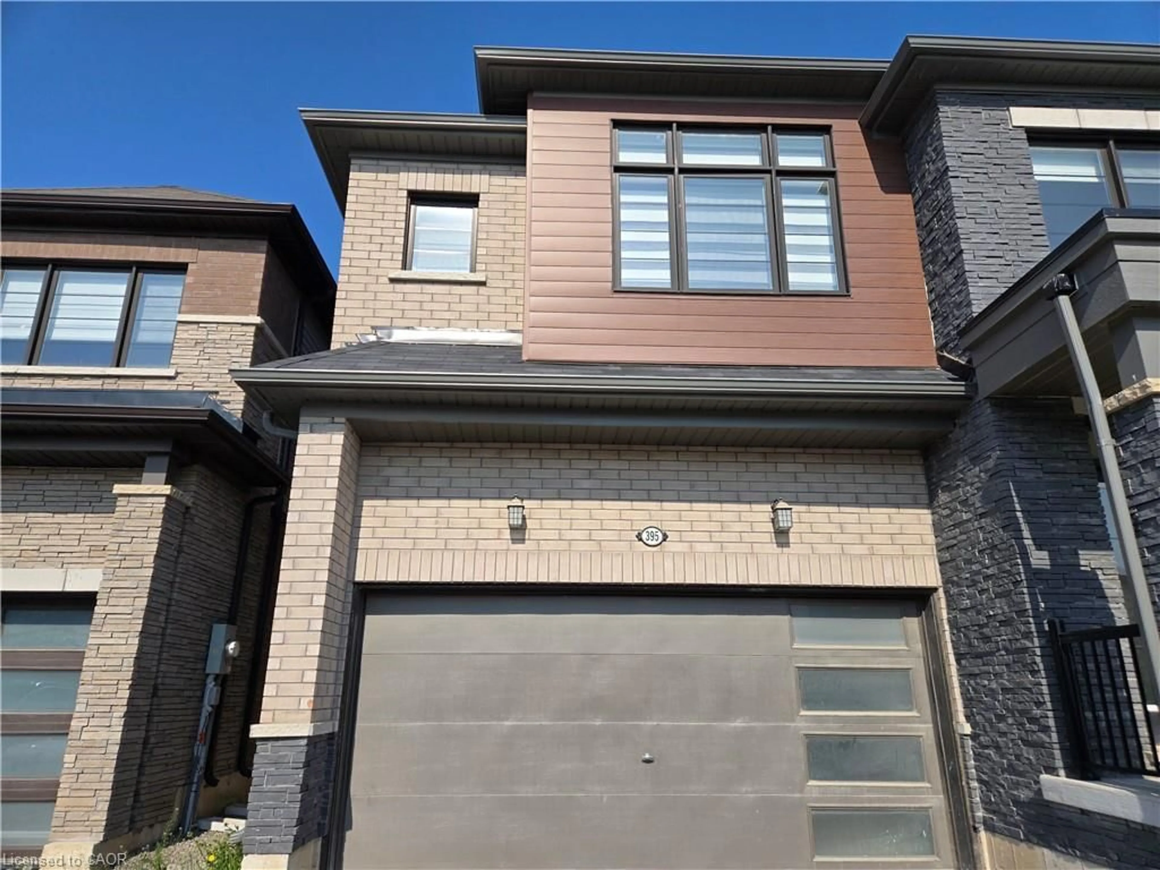 Home with brick exterior material, street for 395 Barker Pky, Thorold Ontario L2V 0K6
