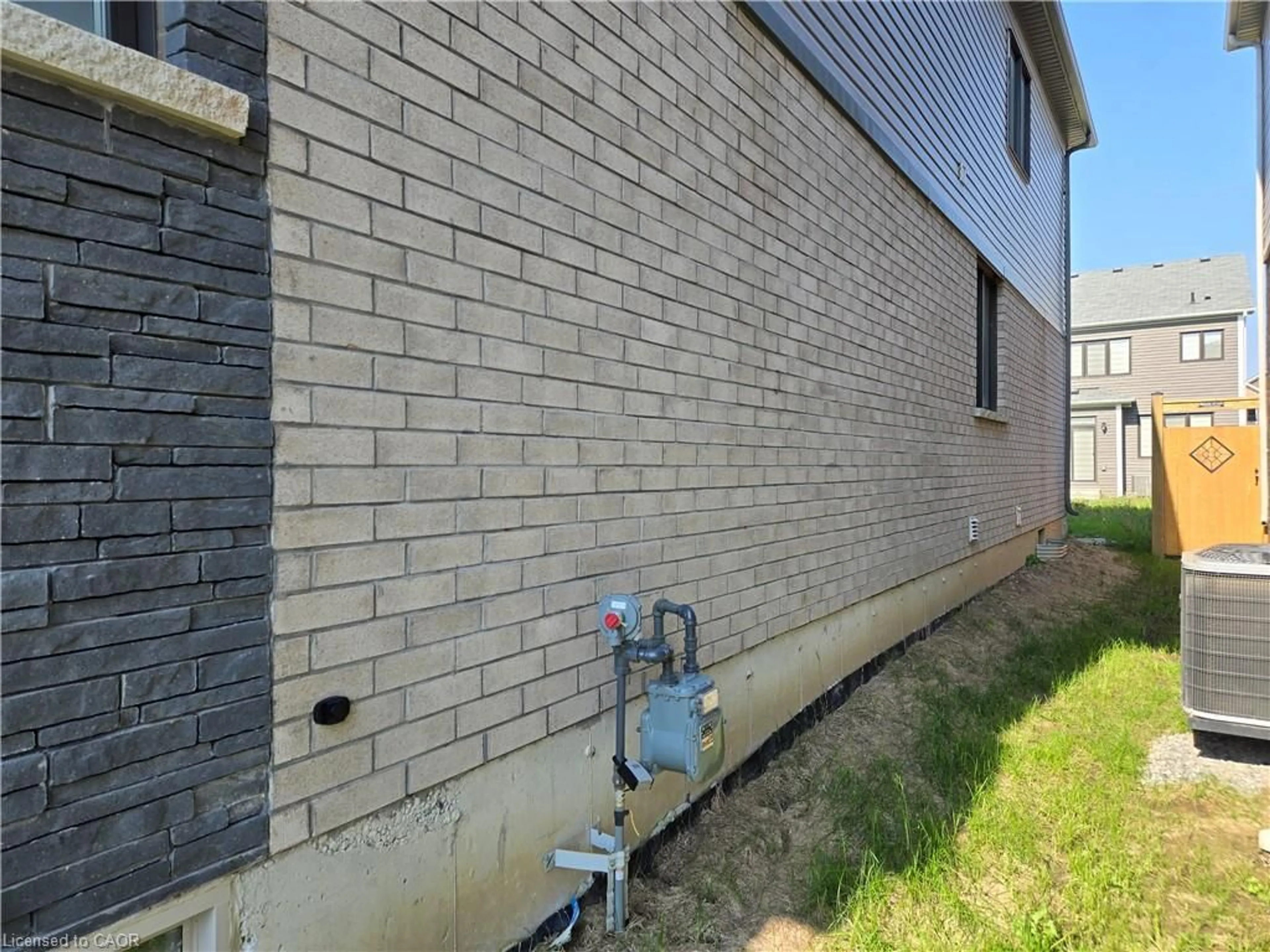 Unknown for 395 Barker Pky, Thorold Ontario L2V 0K6