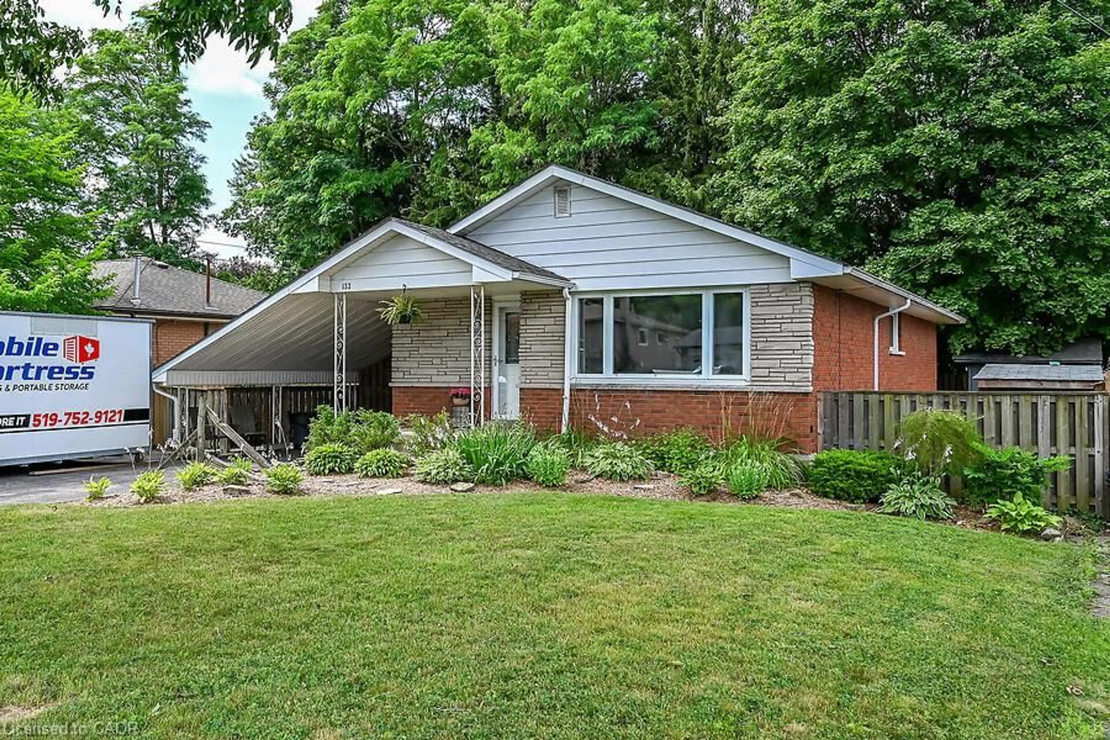 Home with brick exterior material, street for 133 Berwick St, Caledonia Ontario N3W 1E6