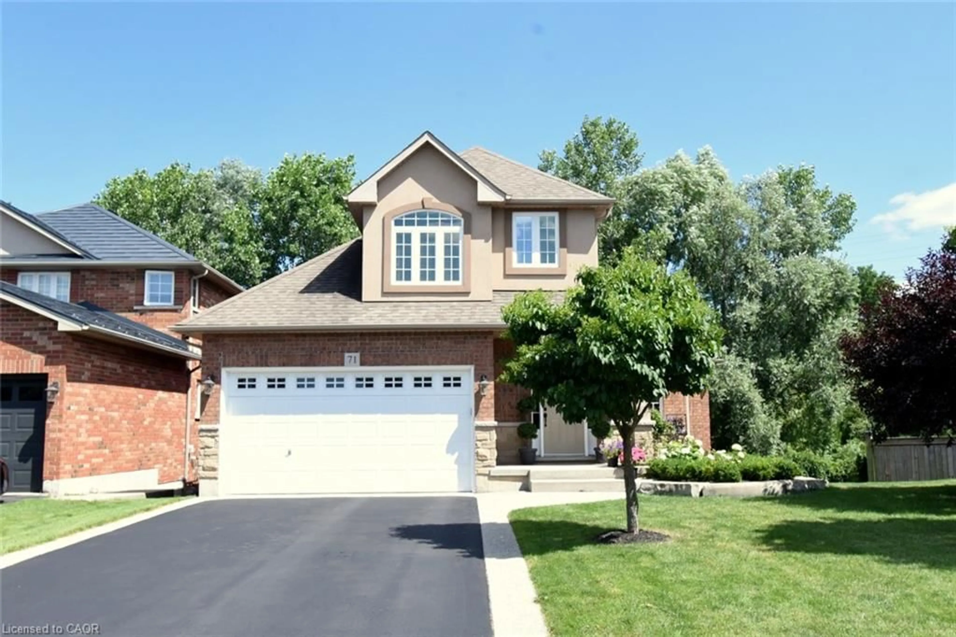 Home with brick exterior material, street for 71 Naomi Crt, Ancaster Ontario L9G 5E4