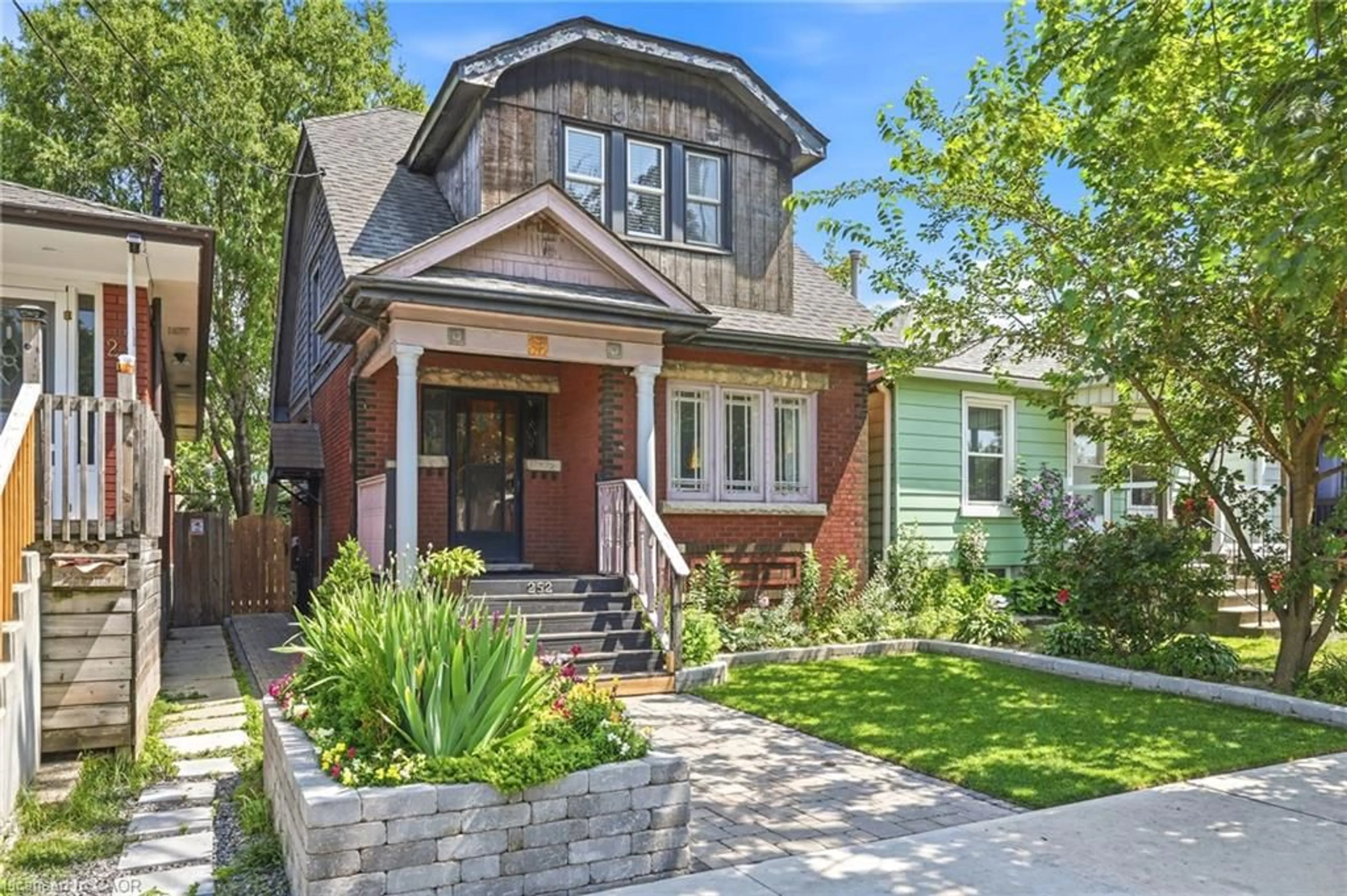 Home with brick exterior material, street for 252 Fairfield Ave, Hamilton Ontario L8H 5H6