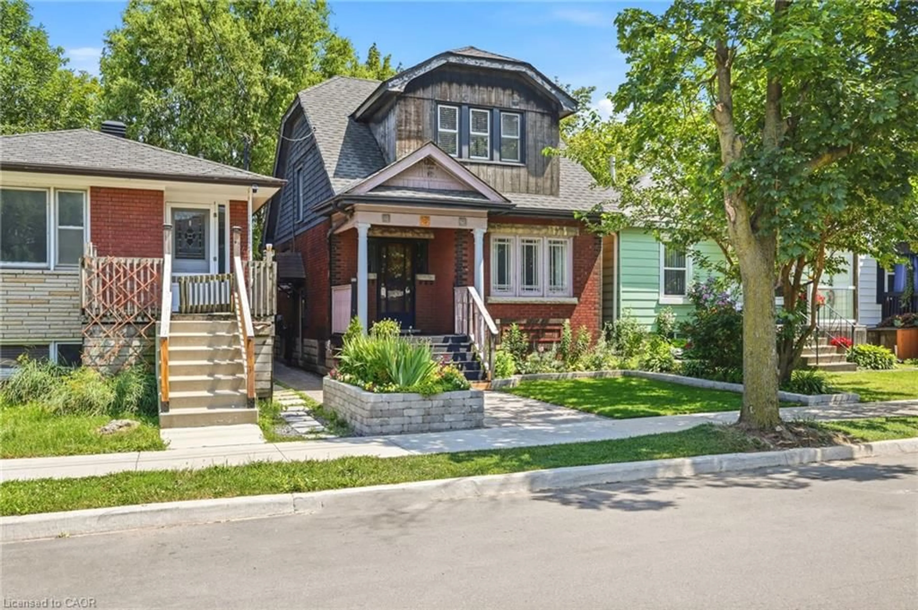 Home with brick exterior material, street for 252 Fairfield Ave, Hamilton Ontario L8H 5H6