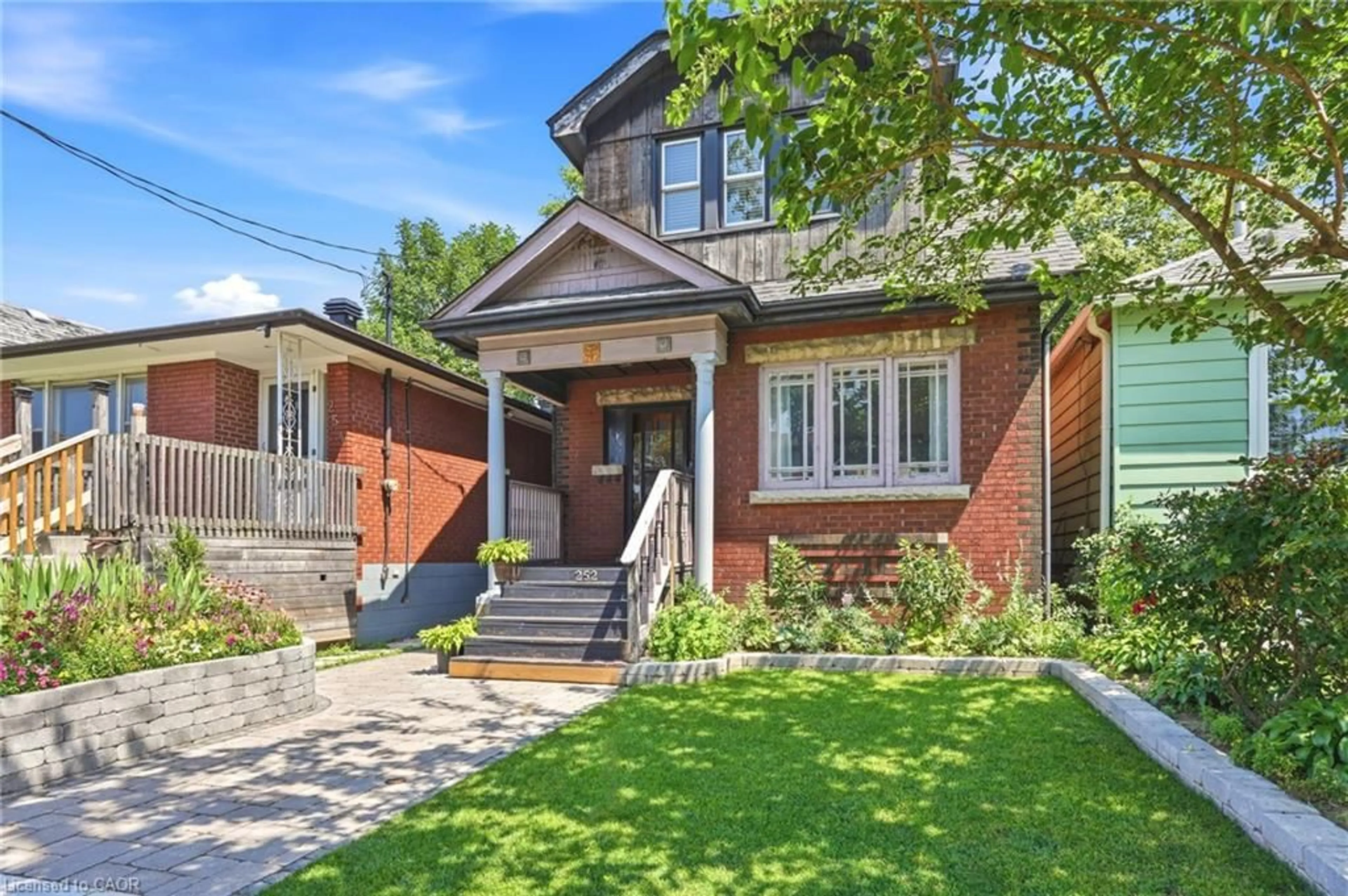 Home with brick exterior material, street for 252 Fairfield Ave, Hamilton Ontario L8H 5H6