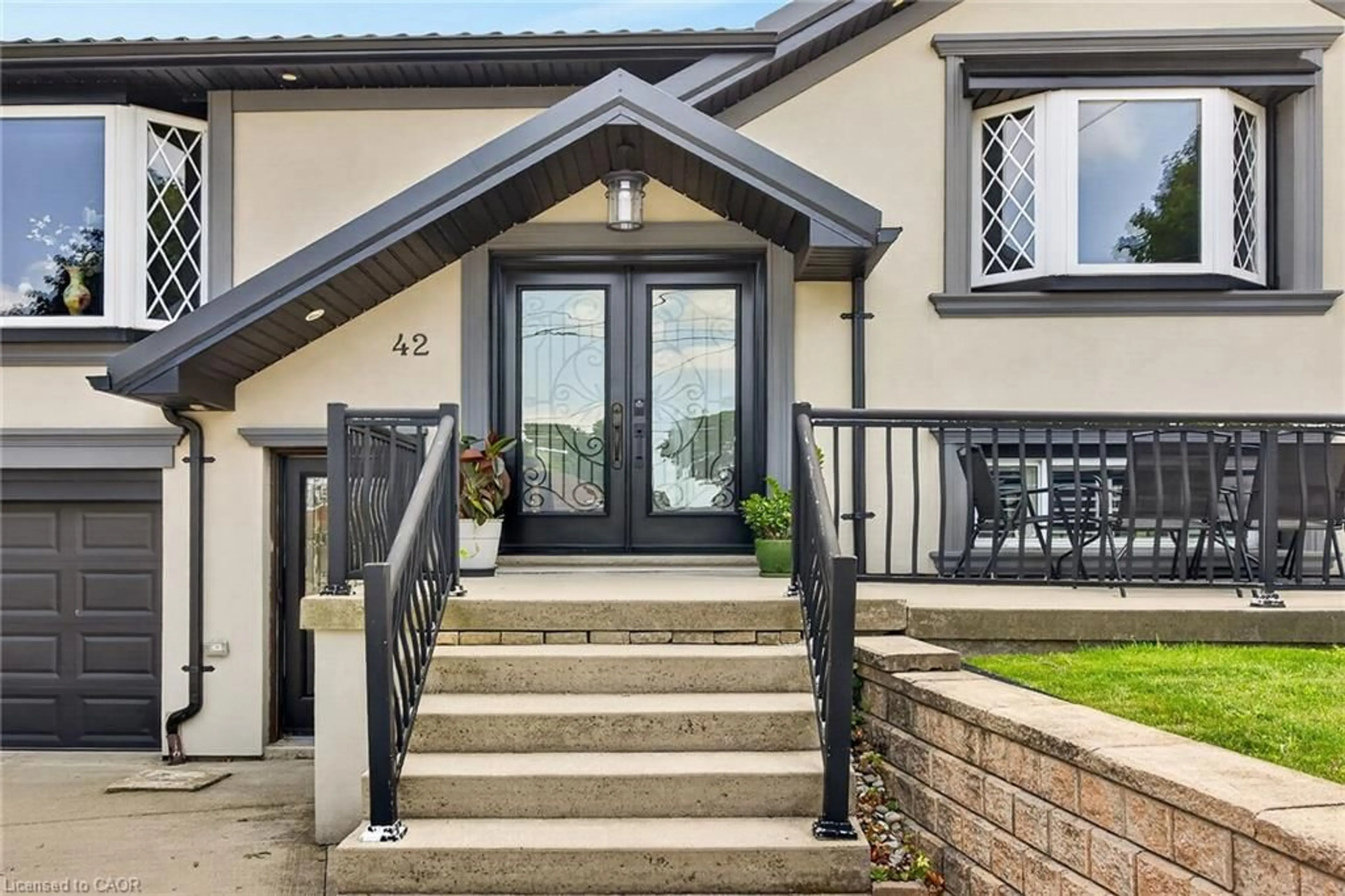 Unknown for 42 Rama Crt, Hamilton Ontario L8W 2B3