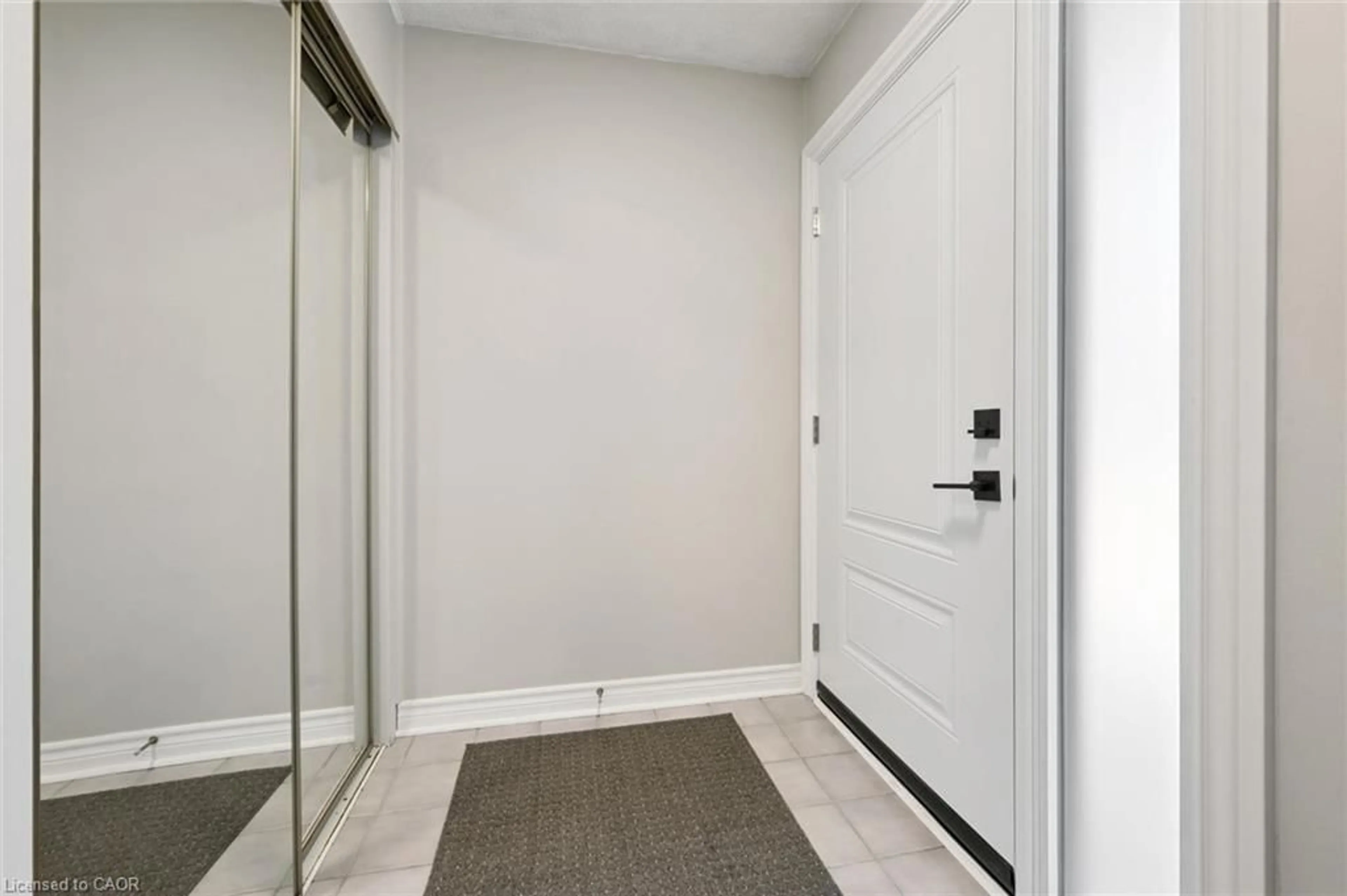 Indoor entryway for 431 Keats Way #3, Waterloo Ontario N2L 5S7