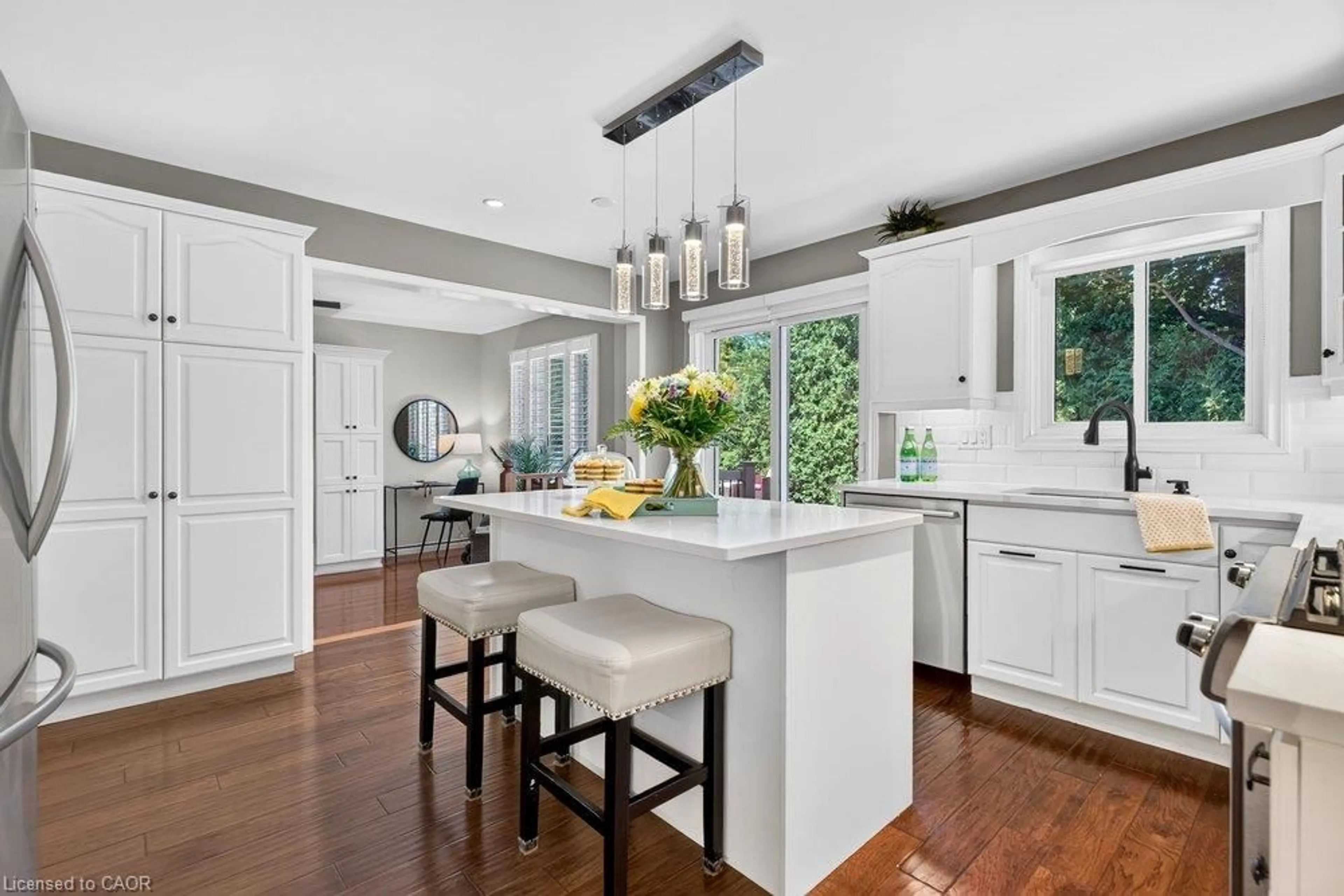 Open concept kitchen, unknown for 5140 Crimson King Way, Beamsville Ontario L0R 1B8