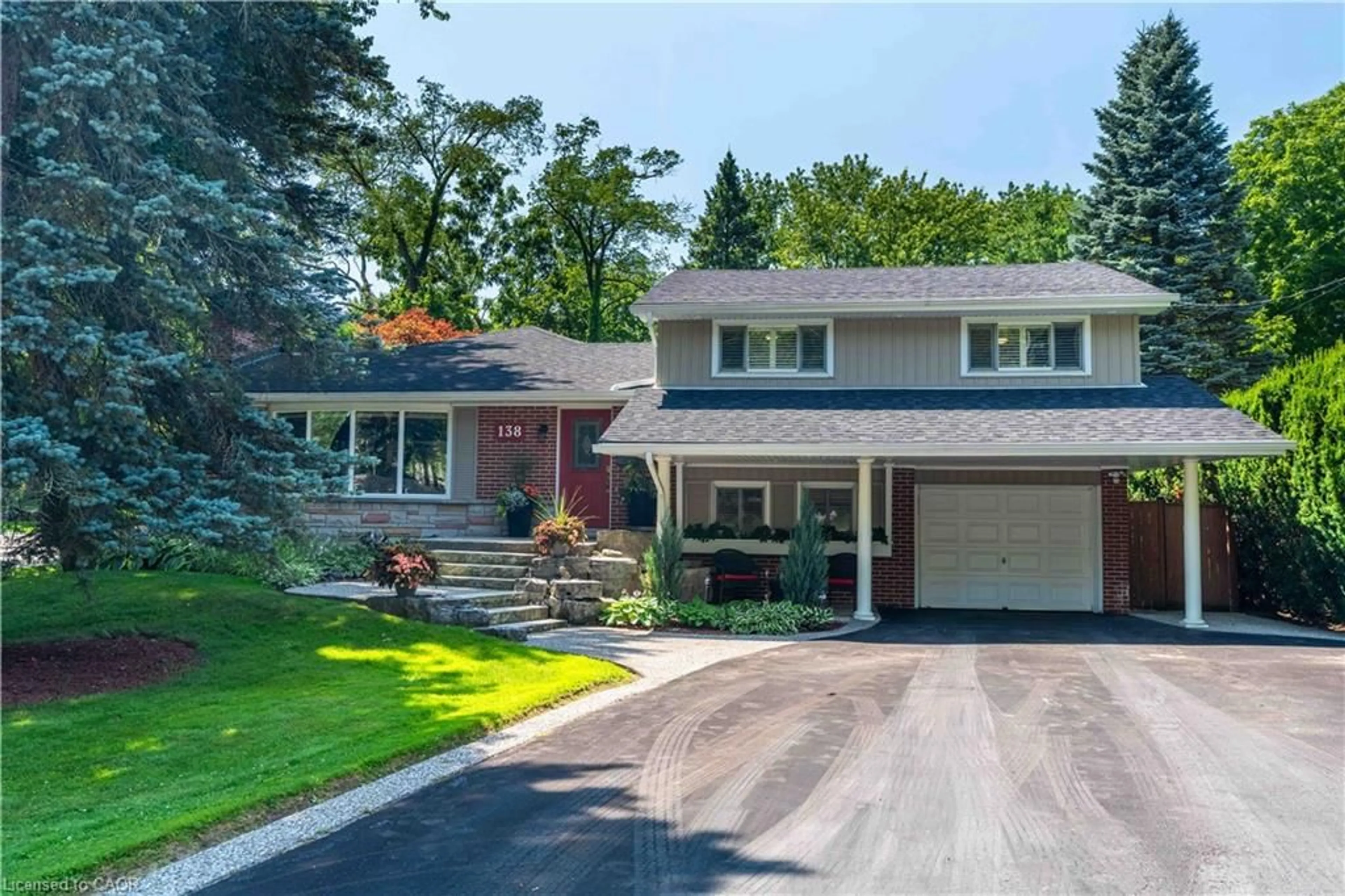 Home with brick exterior material, street for 138 Judith Cres, Ancaster Ontario L9G 1L5