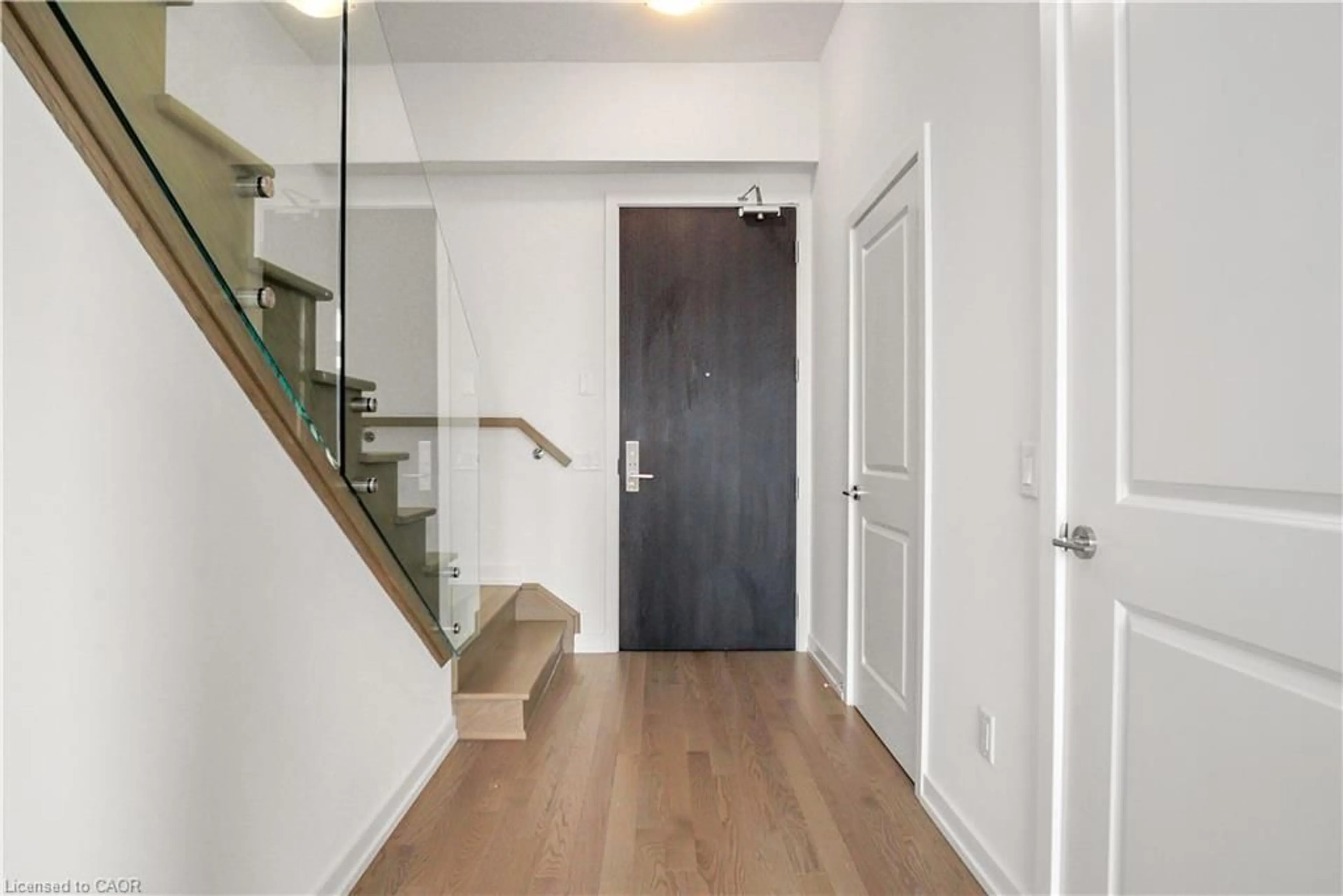 Indoor entryway for 55 Duke St #420, Kitchener Ontario N2H 0C9