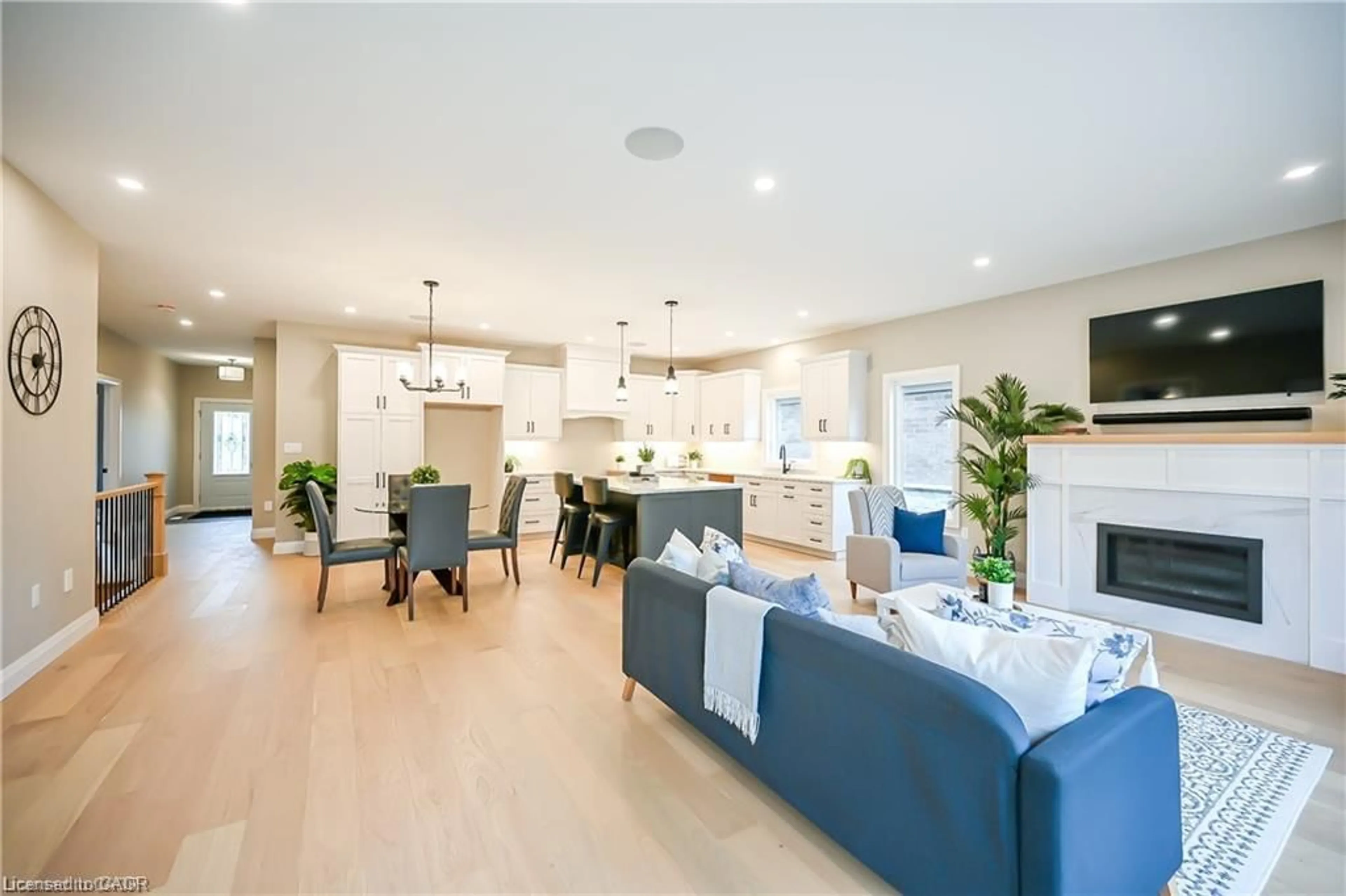 Open concept kitchen, unknown for 96 St. Michael's St, Delhi Ontario N4B 0A3