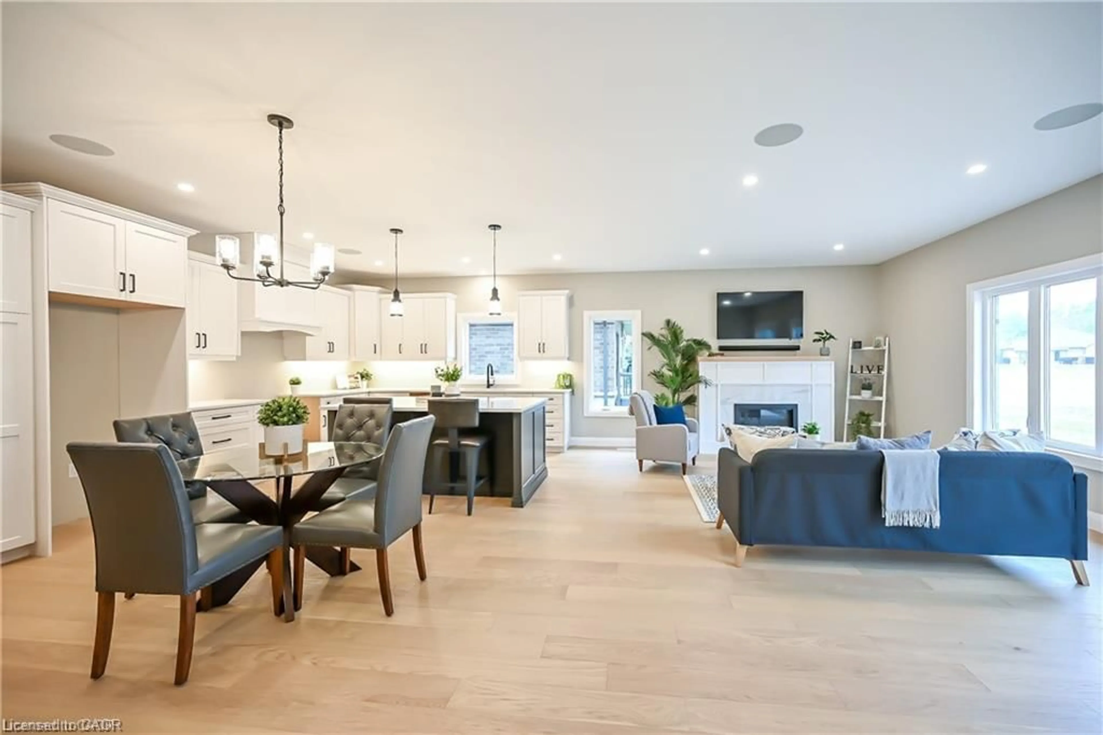 Open concept kitchen, unknown for 96 St. Michael's St, Delhi Ontario N4B 0A3
