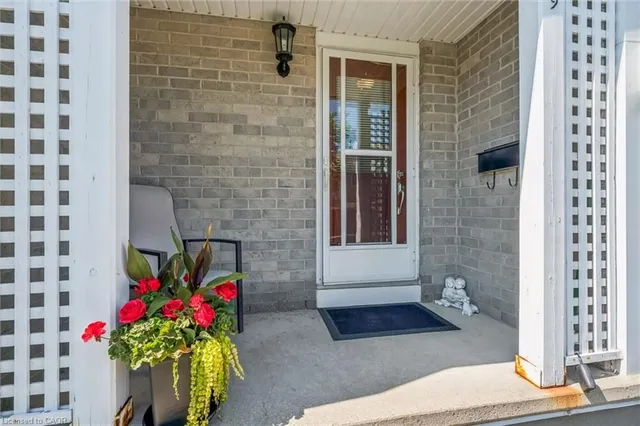 365 Pioneer Dr #19, Kitchener 4