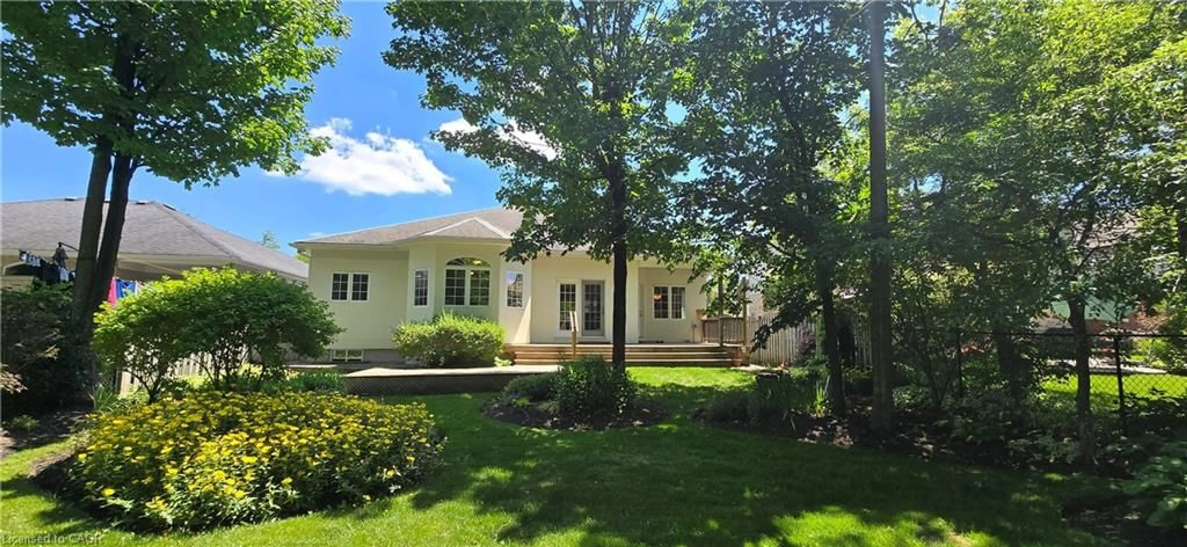 A pic from outside/outdoor area/front of a property/back of a property/a pic from drone, unknown for 44 Laschinger Blvd, New Hamburg Ontario N3A 2G7