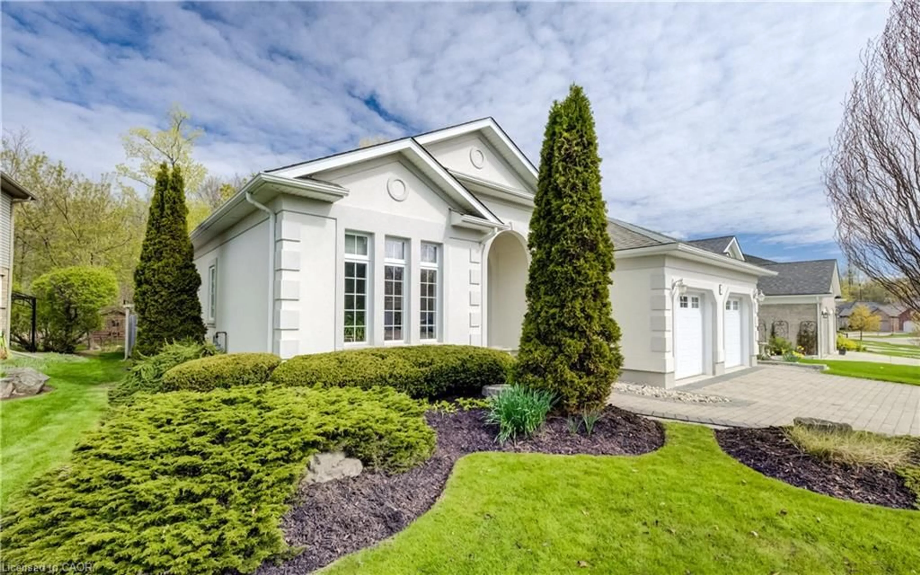 Home with vinyl exterior material, street for 44 Laschinger Blvd, New Hamburg Ontario N3A 2G7
