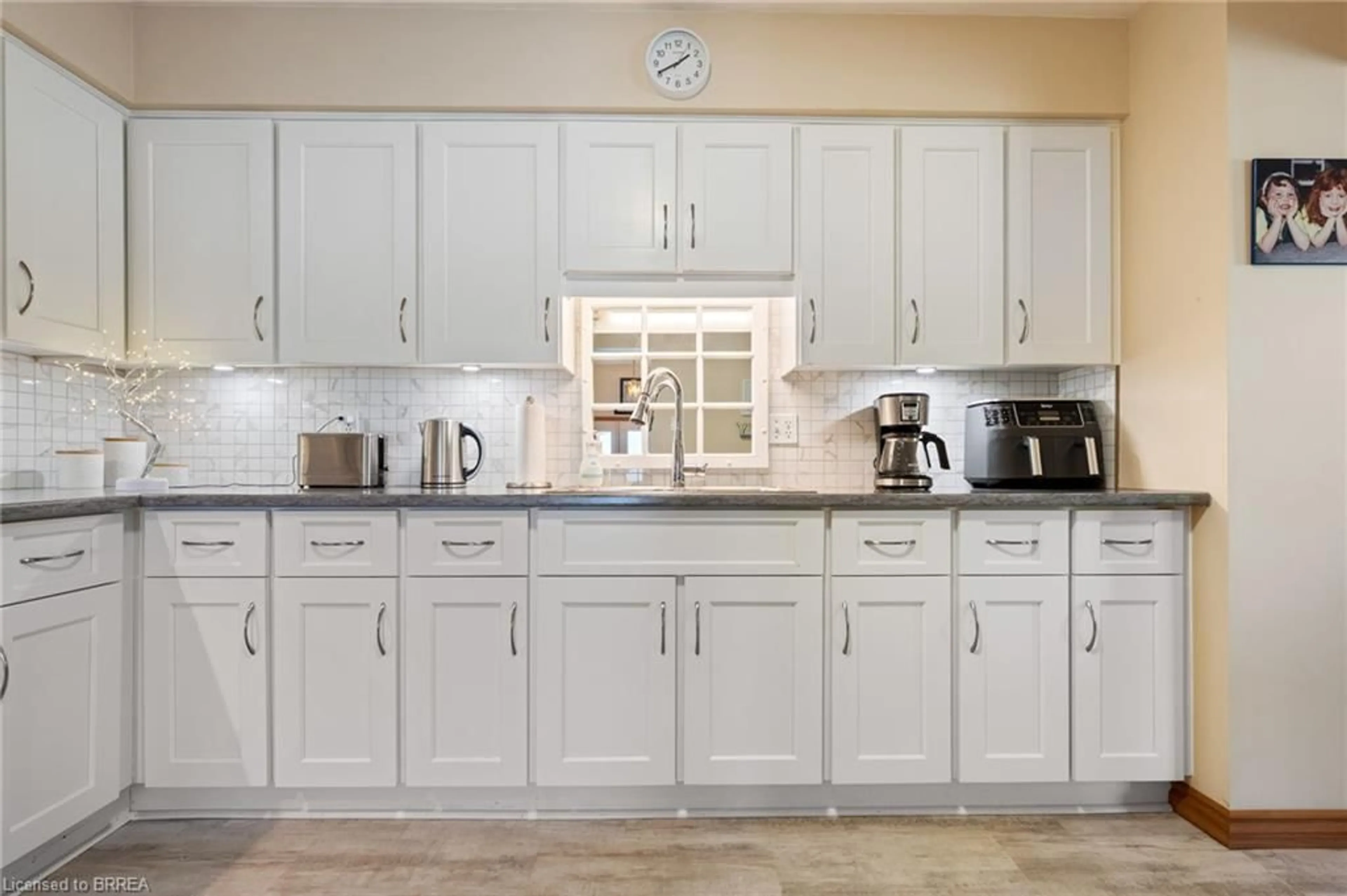 Standard kitchen, ceramic/tile floor for 51 A Lee Ave, Simcoe Ontario N3Y 3K4