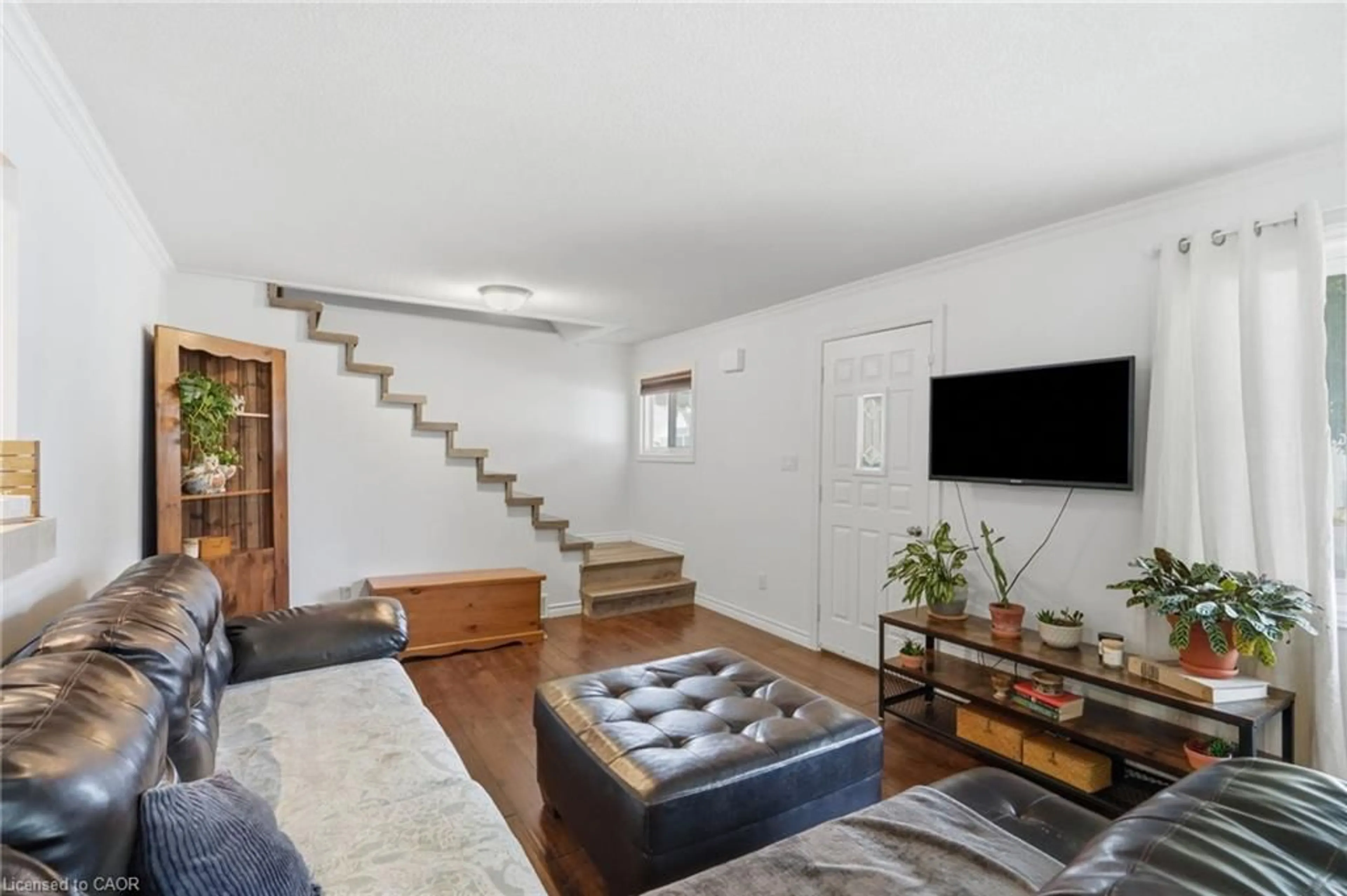 Living room with furniture, unknown for 432 Upper Sherman Ave, Hamilton Ontario L8V 3L5