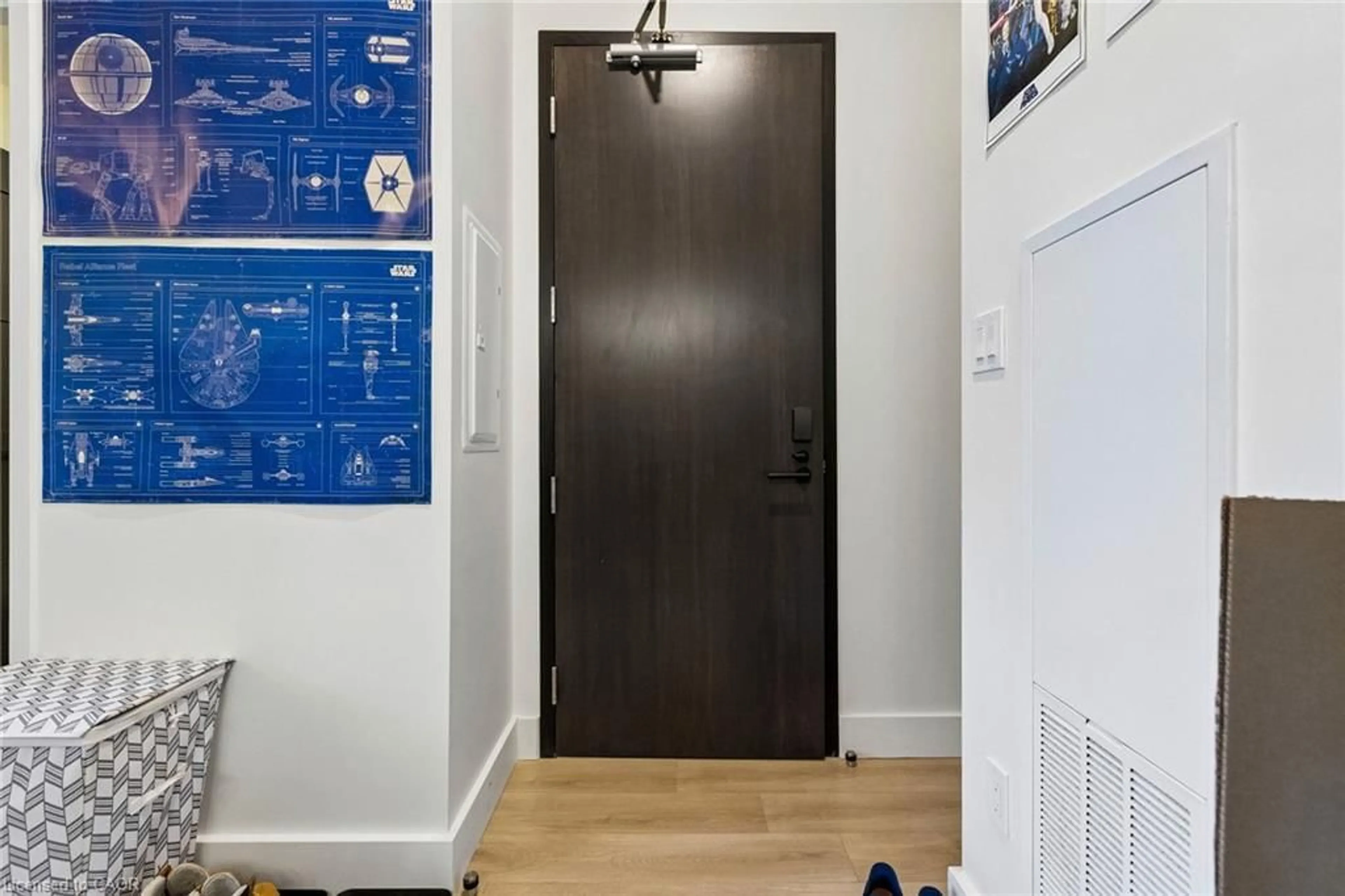 Indoor entryway for 145 Columbia St #131, Waterloo Ontario N2L 0K7