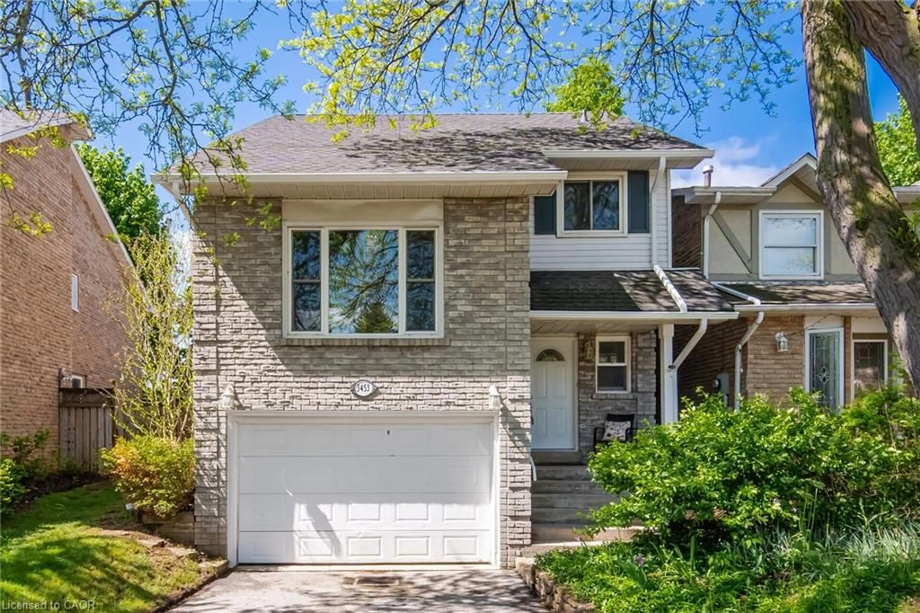 Home with brick exterior material, street for 3453 Hannibal Rd, Burlington Ontario L7M 1Z5