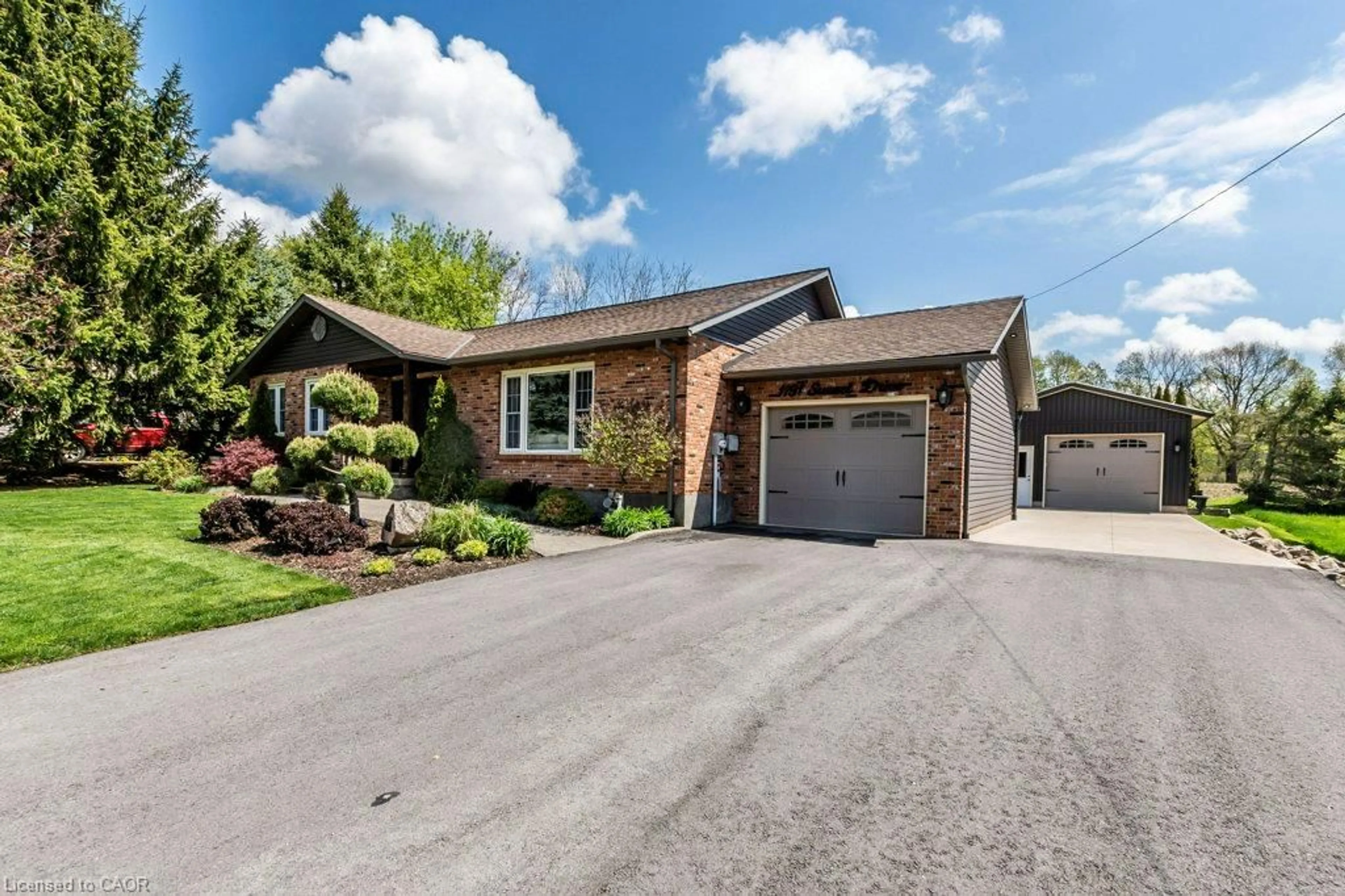 Home with brick exterior material, street for 1191 Sunset Dr, Pelham Ontario L0S 1C0