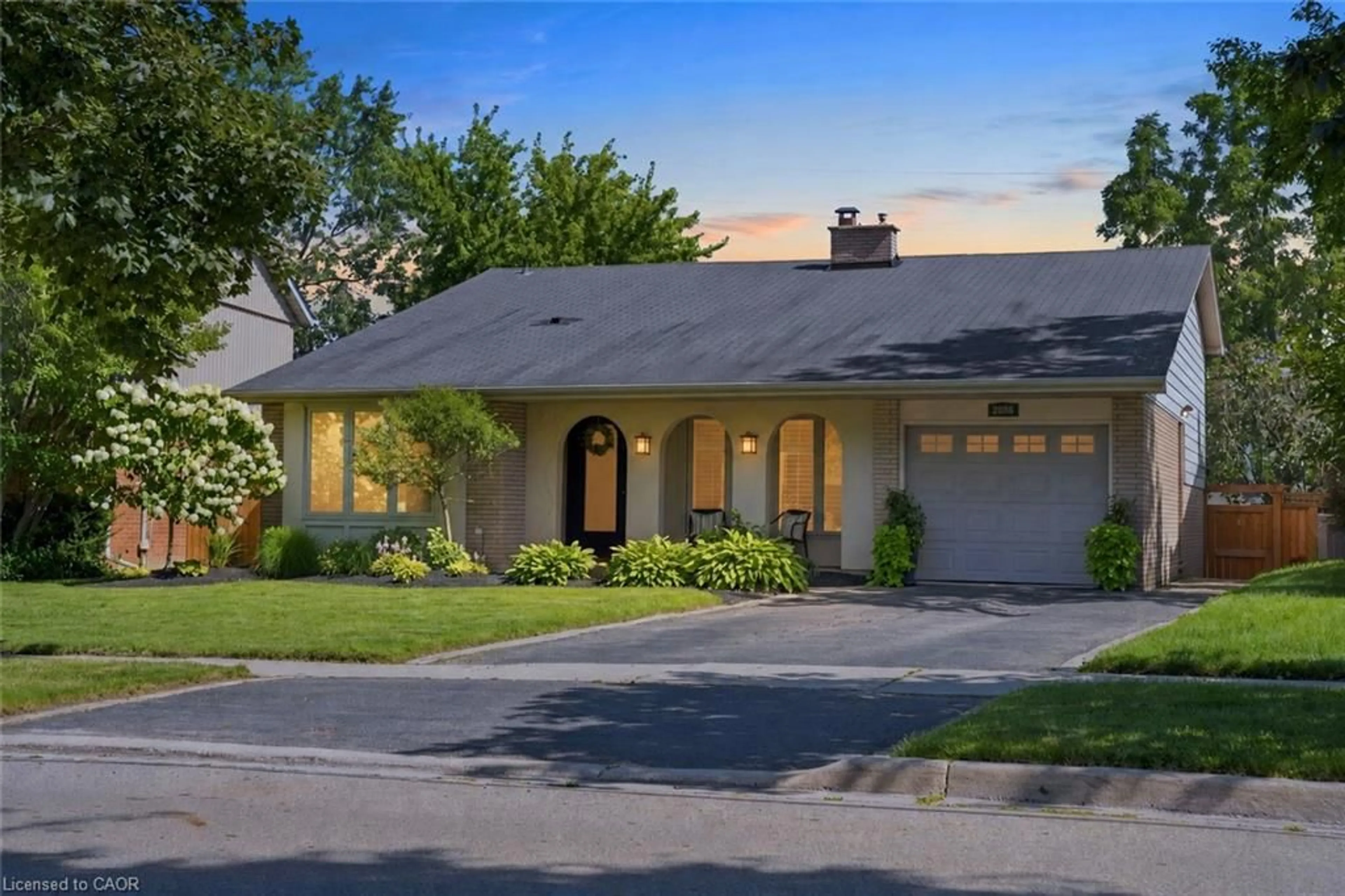 Home with brick exterior material, street for 2086 Cavendish Dr, Burlington Ontario L7P 1Z1